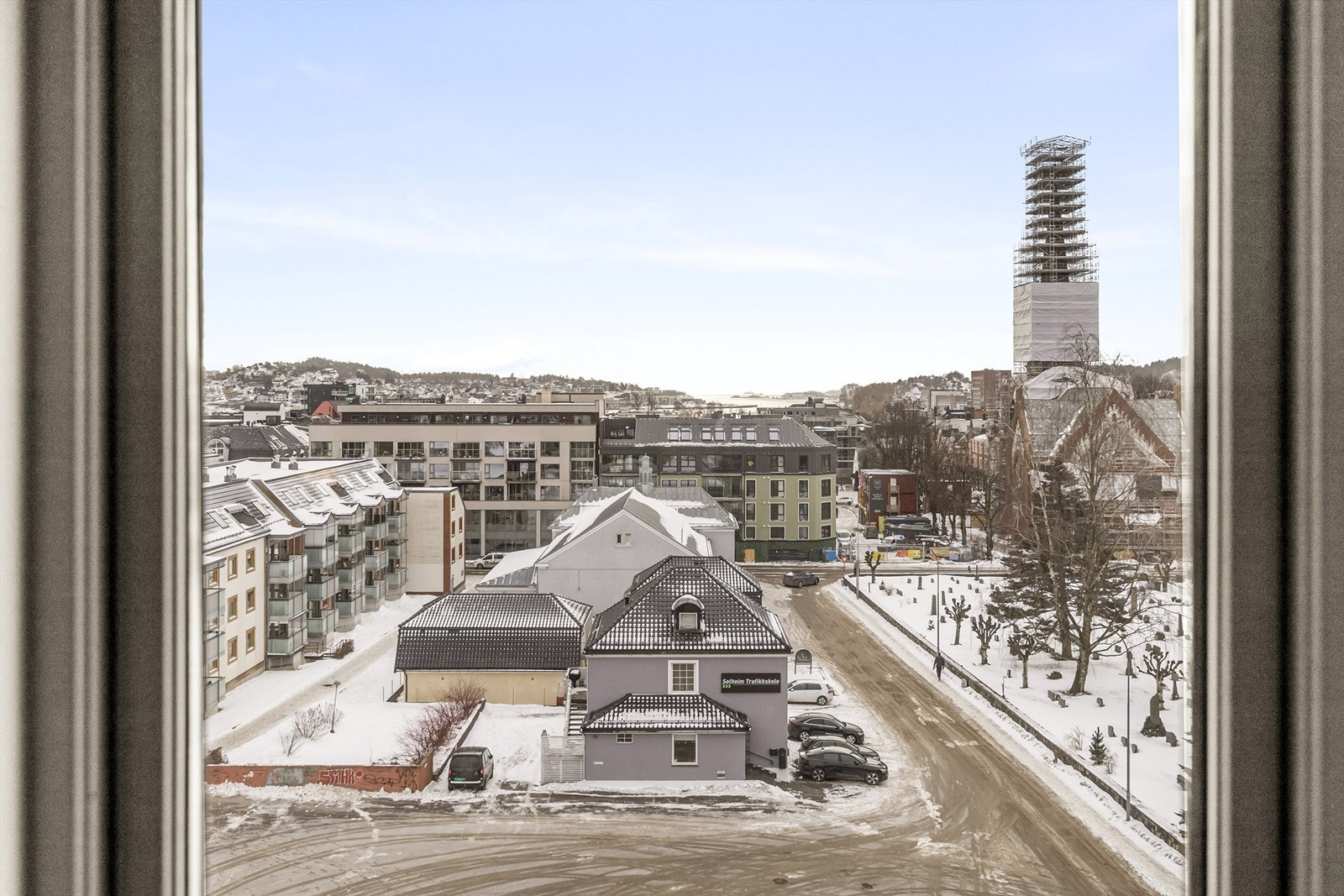 Flott utsikt fra stuen mot fjorden Galleribilde