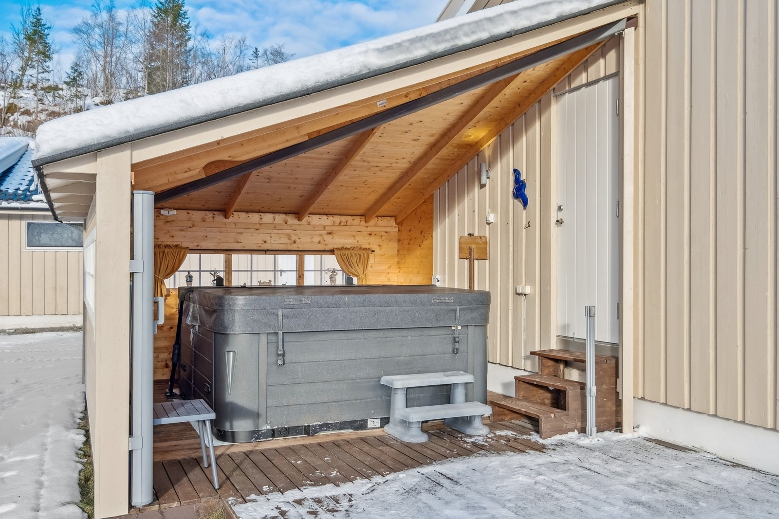 Jaquzzi medfølger handelen Galleribilde