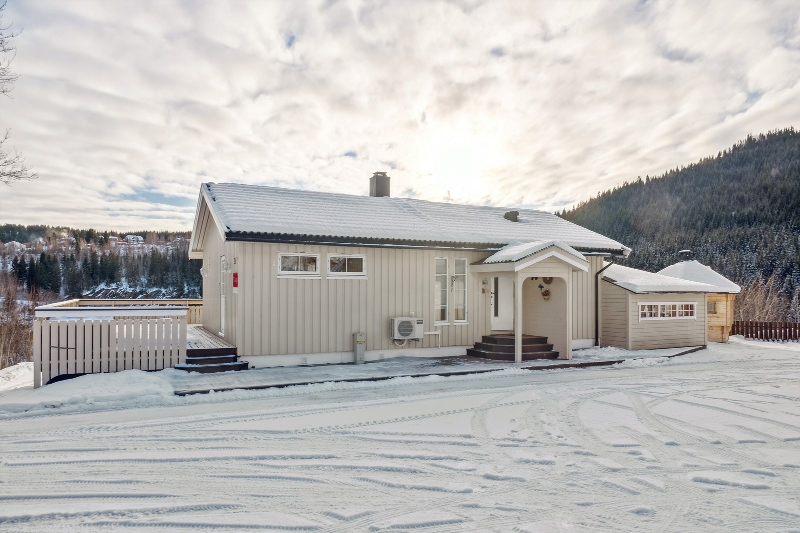 Boligen er jevnlig vedlikeholdt og fremstår i bra teknisk stand Galleribilde