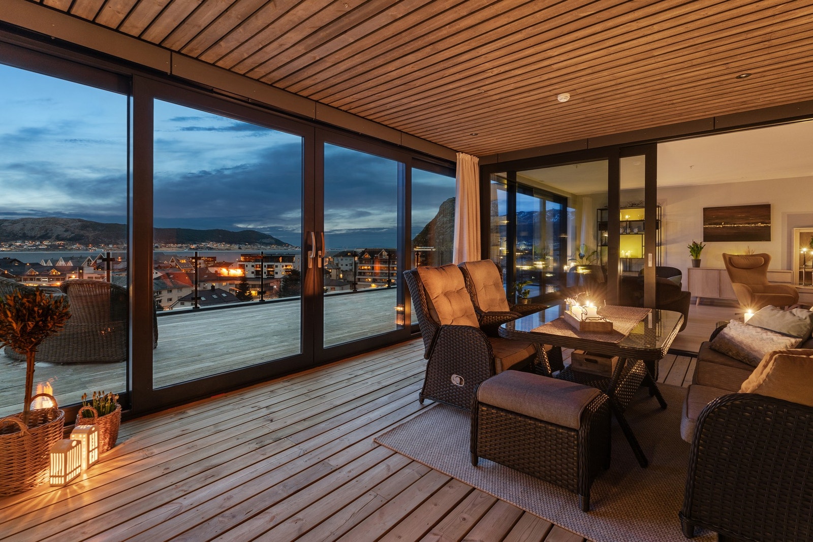 Her kan man nyte mange fine kvelder, når regnet pisker på vinduene eller snøen daler ned! Galleribilde