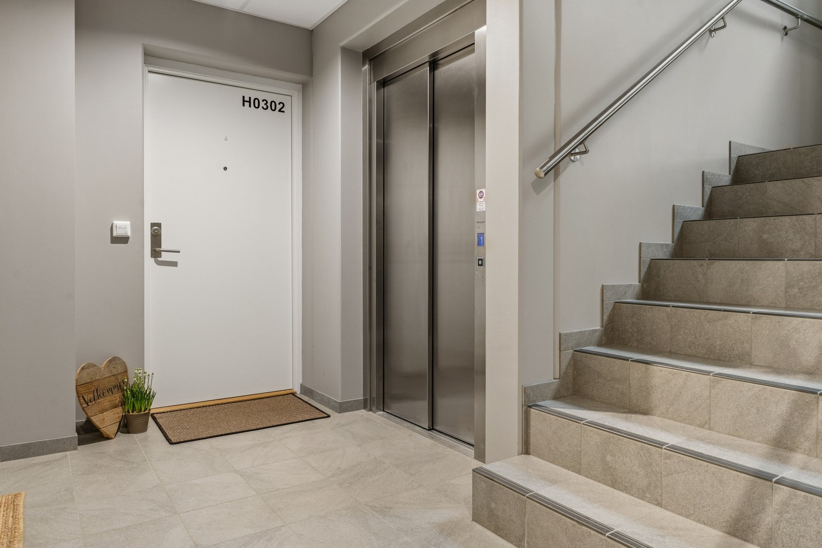 Heisadkomst til leiligheten. Galleribilde