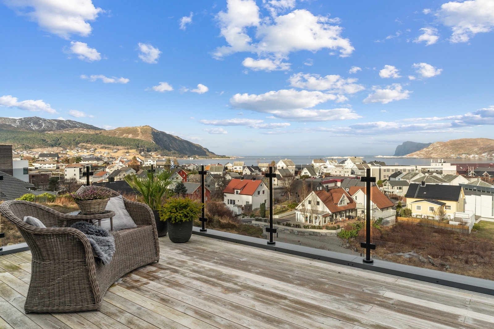 Store terrasser med nydelig utsikt. Galleribilde