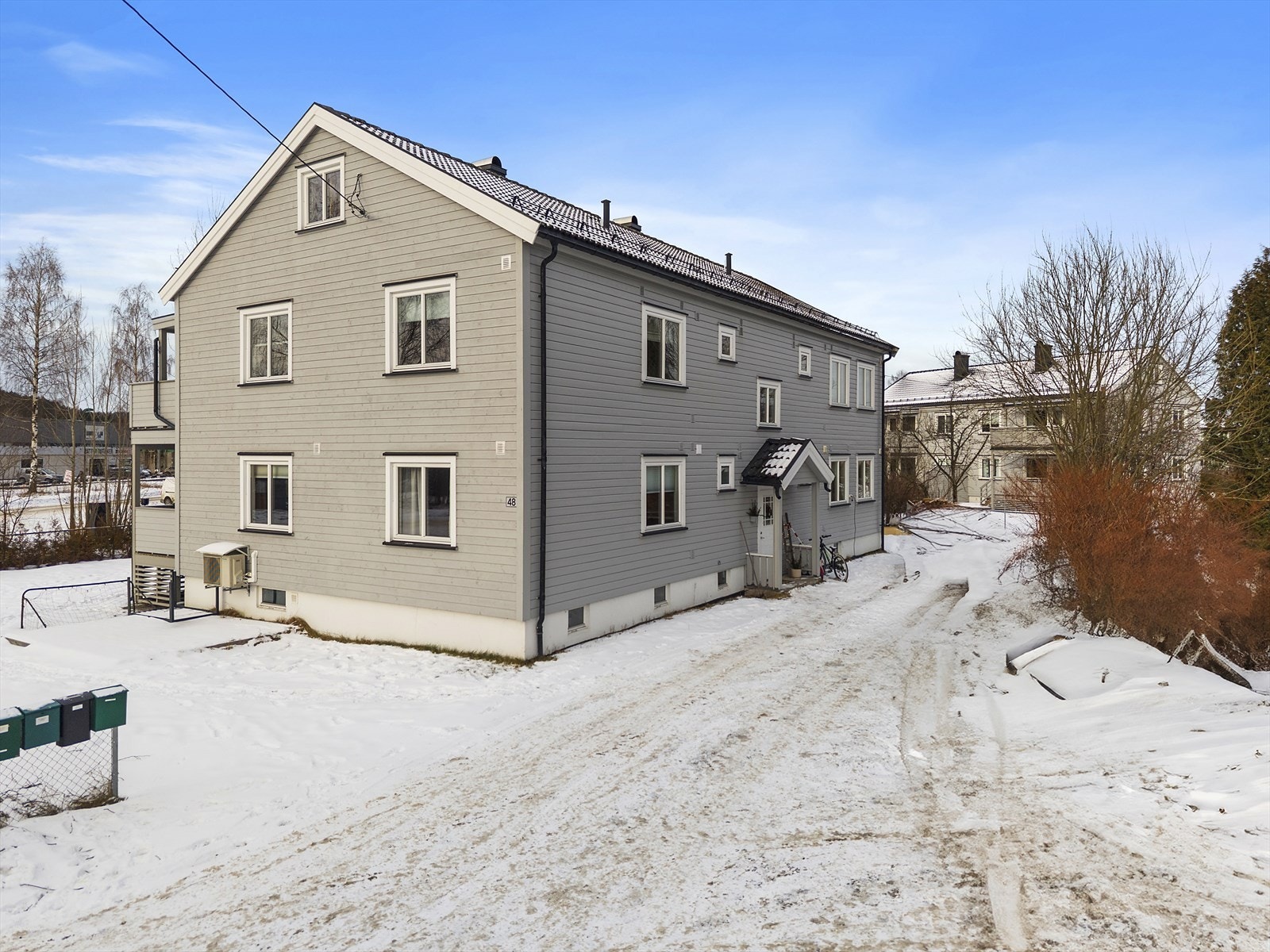 Parkering utenfor boligen Galleribilde