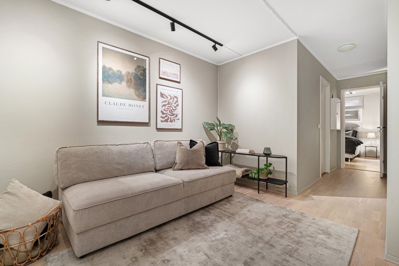 Pen og romslig kjellerstue på 14,4 kvm Galleribilde