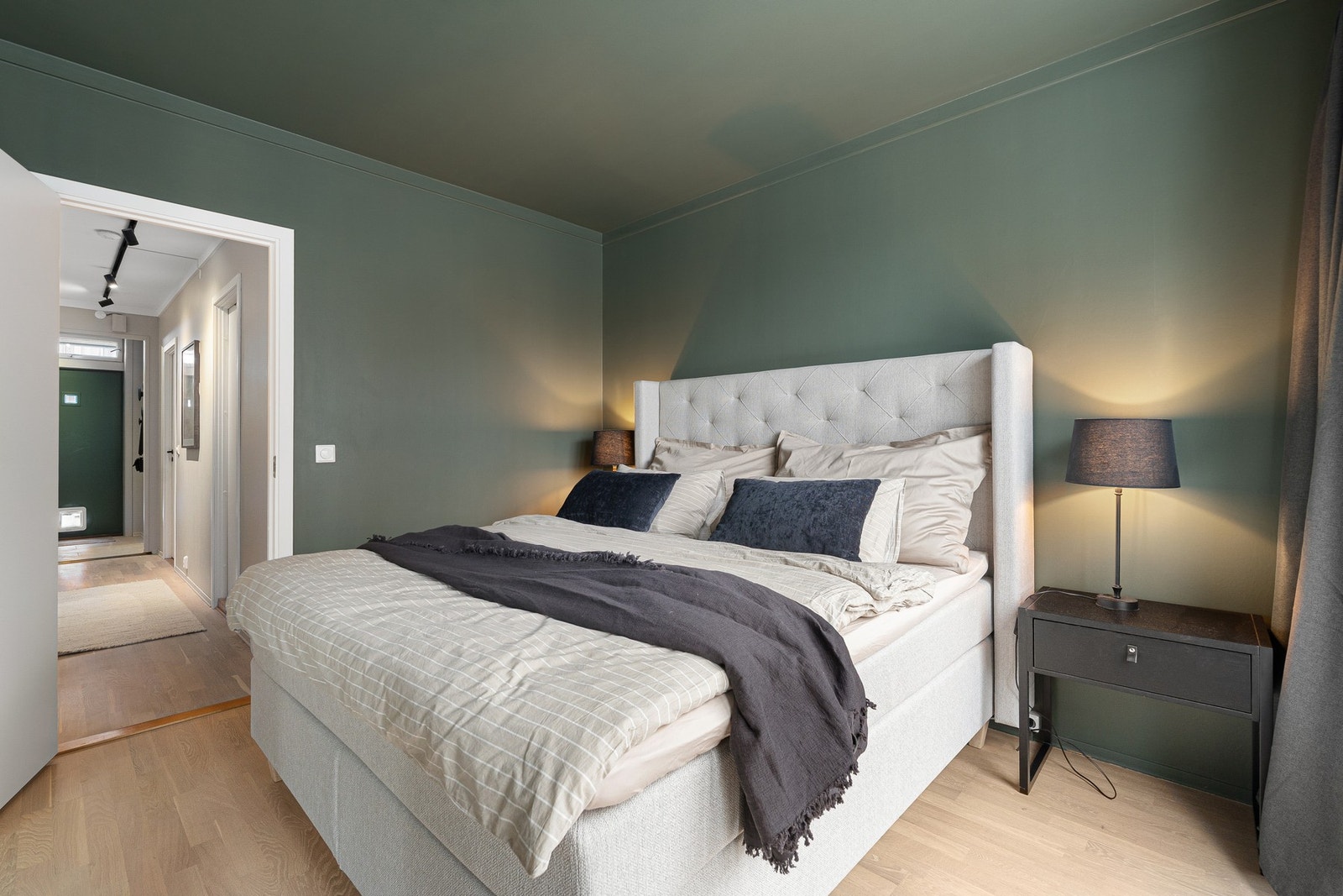 Soverommet måler hele 13,1 kvm som gir god plass til ønsket møblement Galleribilde