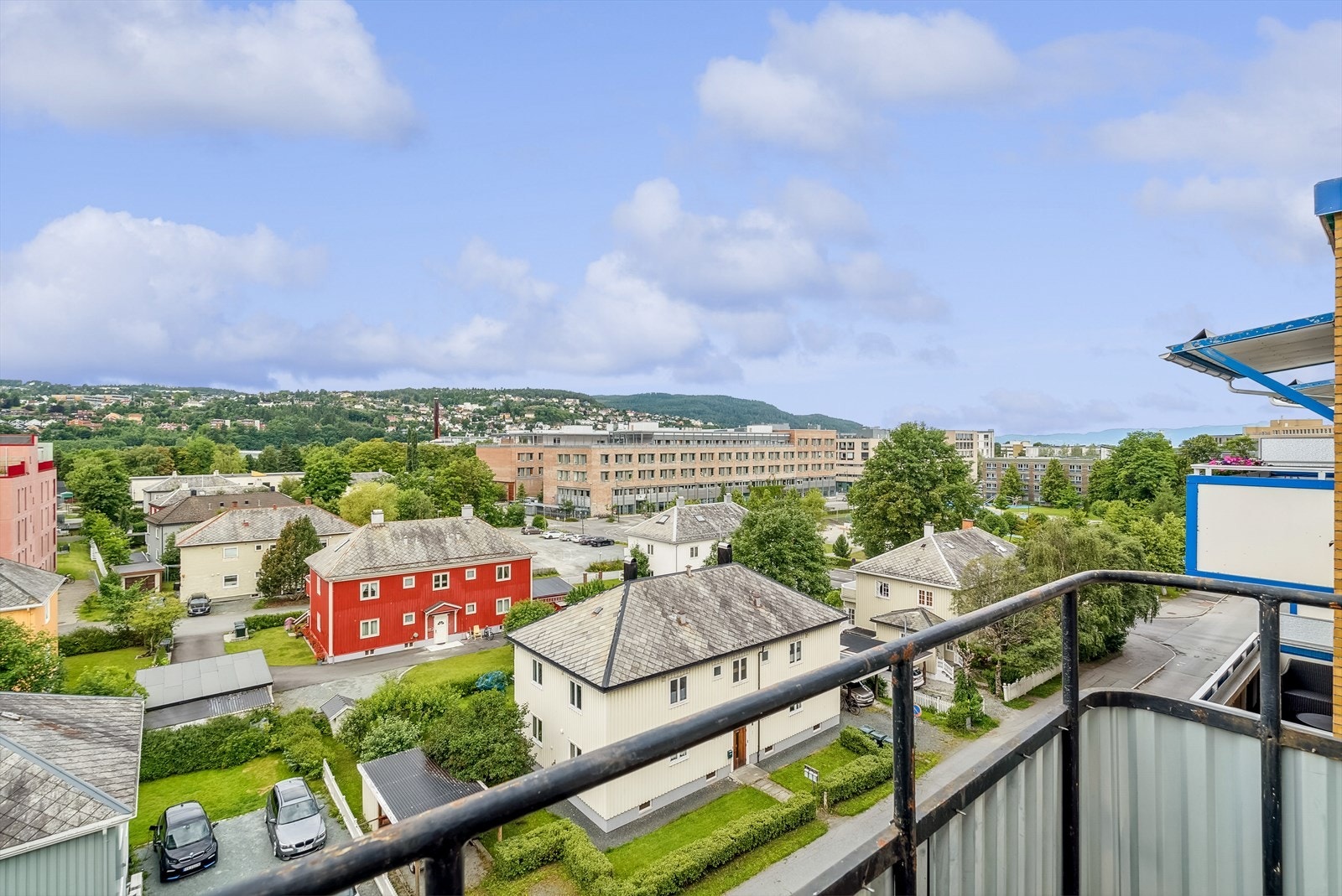 Det medfølger også egen sportsbod i kjeller på ca. 3,5m². Galleribilde