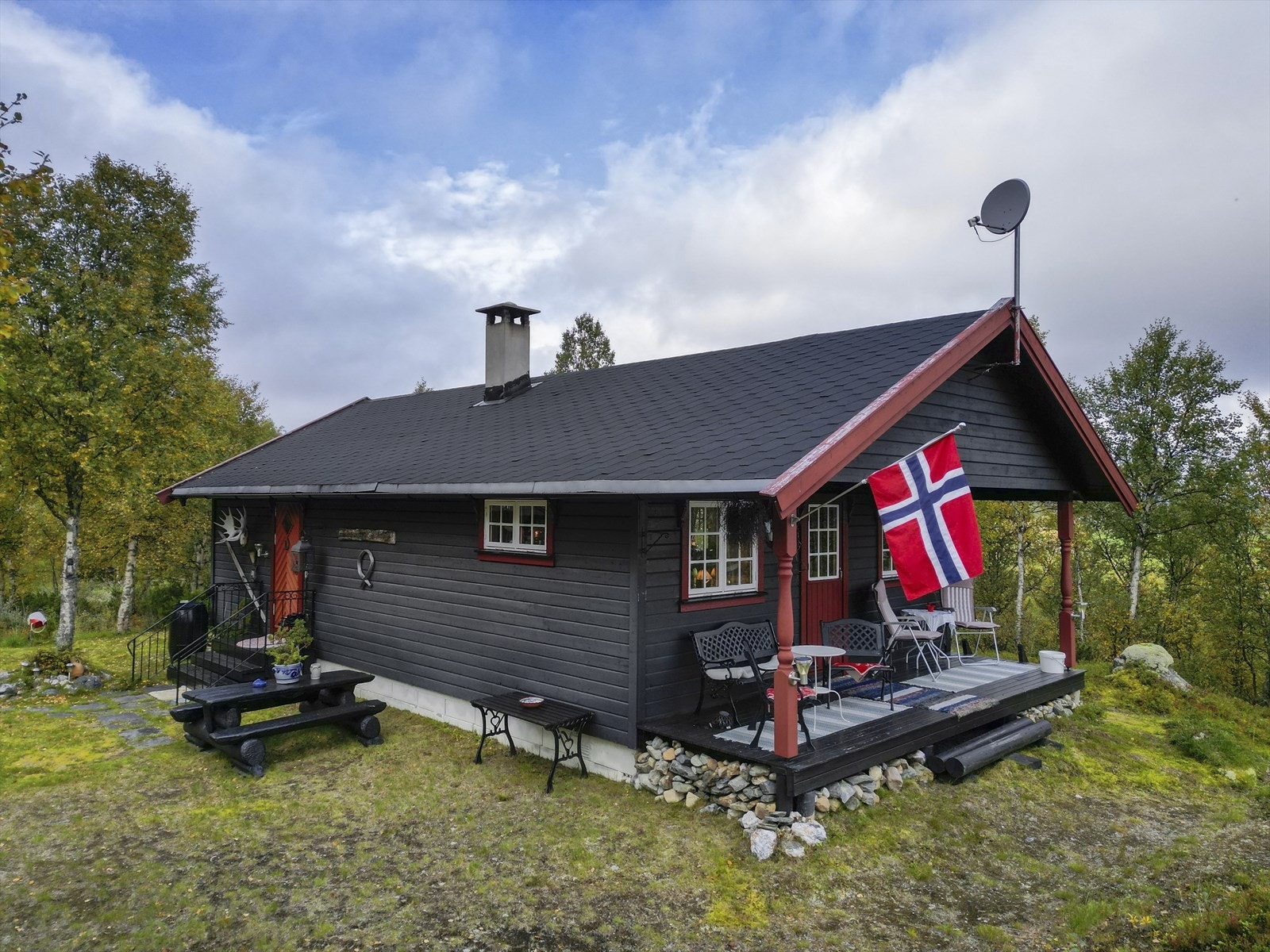 Dette er en tradisjonell og sjarmerende eiendom i flotte, naturskjønne omgivelser på Røros Galleribilde
