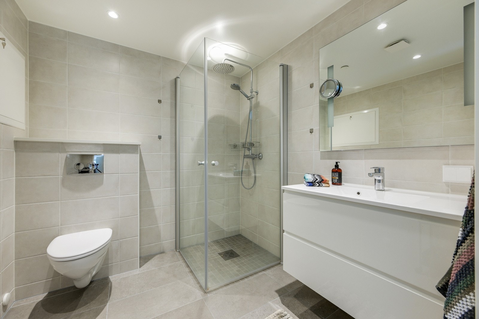 Leiligheten har 2 flotte bad Galleribilde