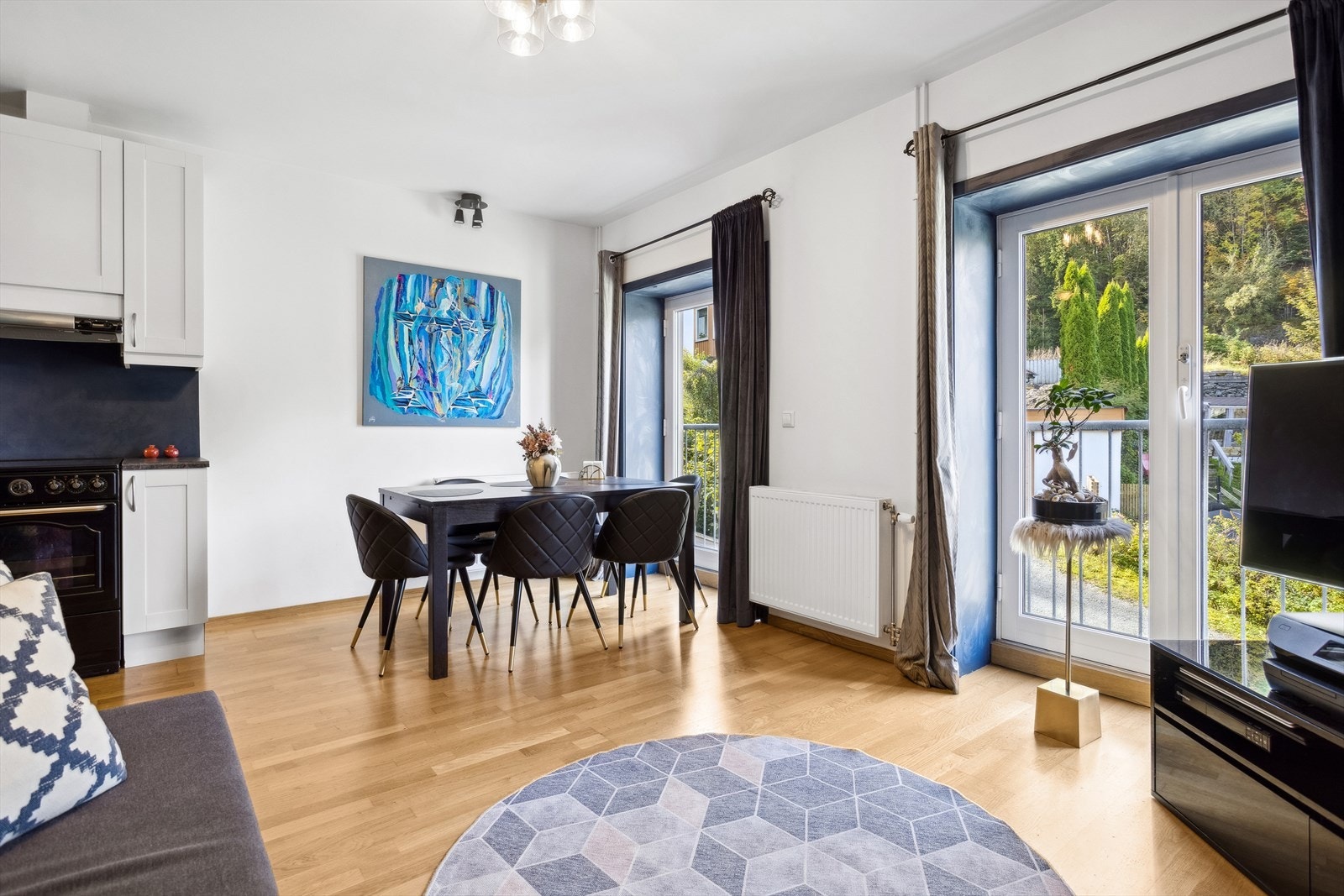 Leiligheten har sentralvarme og balansert ventilasjon. Galleribilde