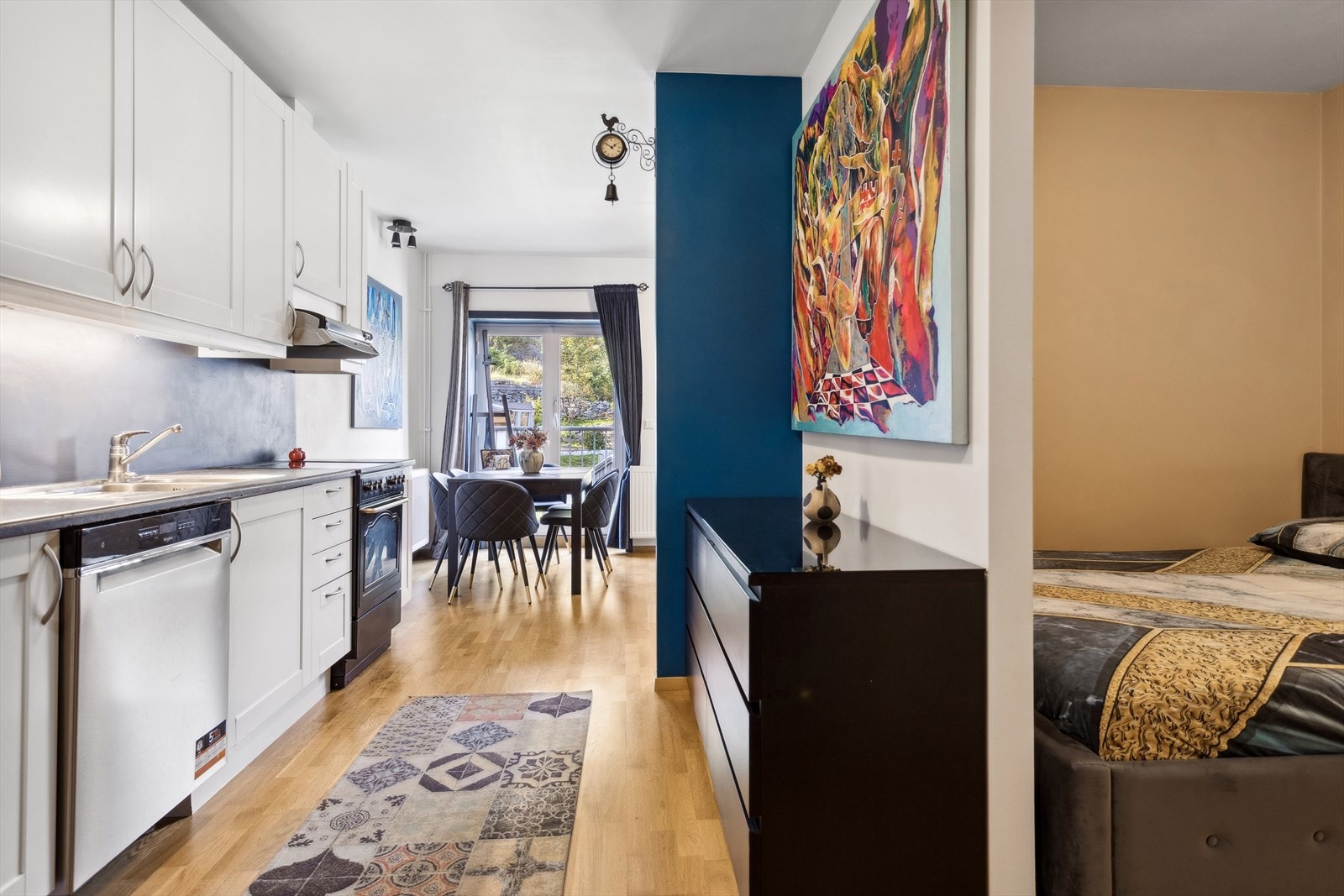 Hvitevarer på kjøkken medfølger. Galleribilde