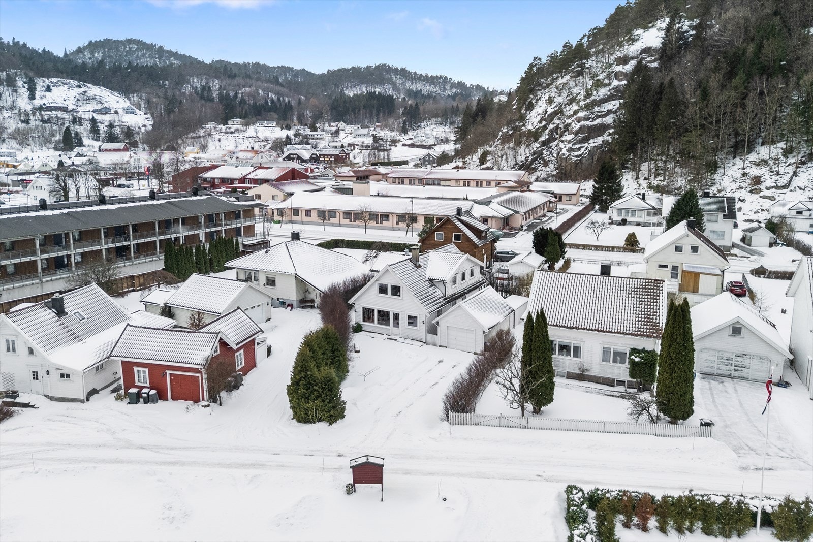 Tomten er solrik og usjenert Galleribilde