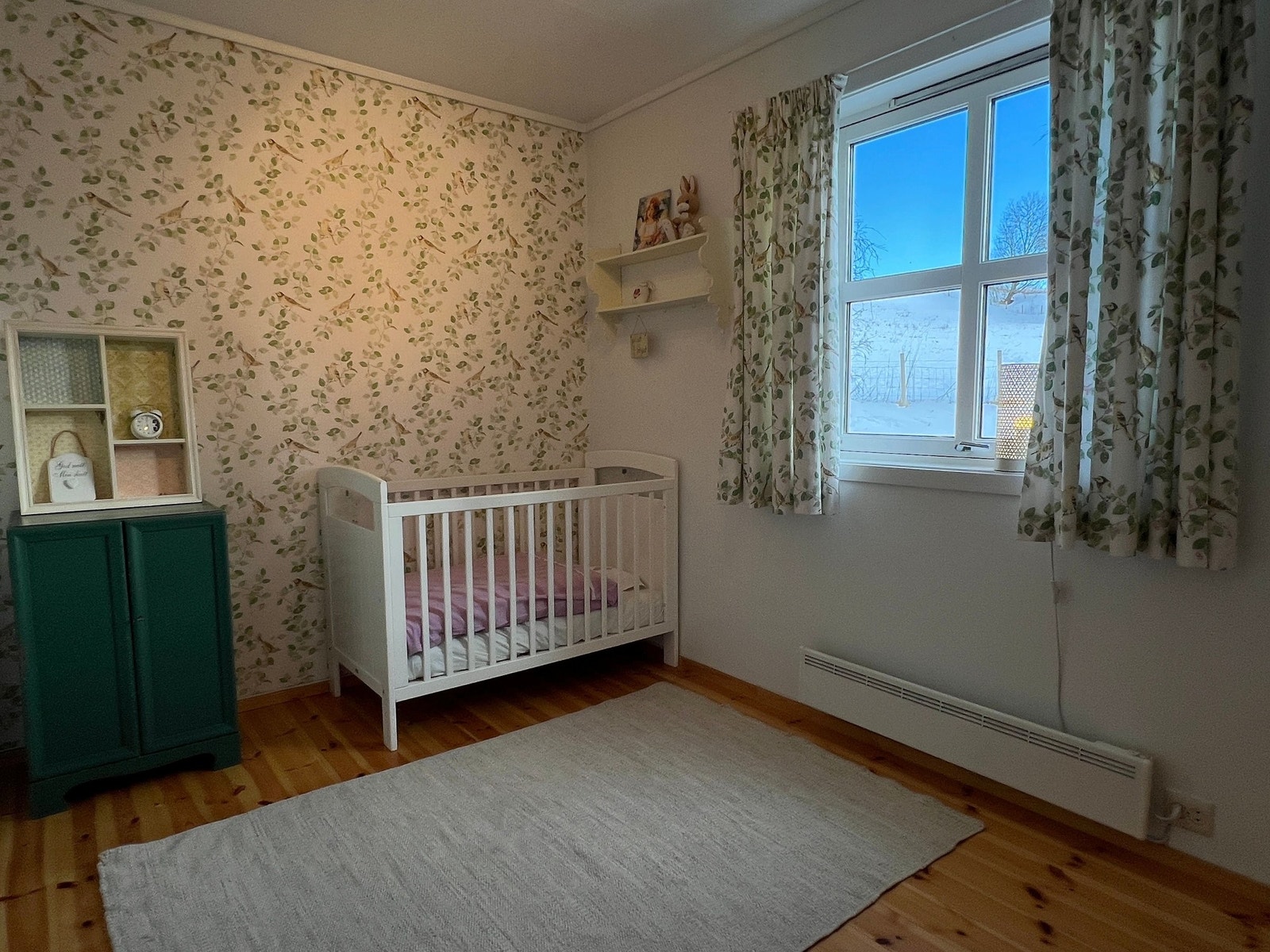 Soverom på 8,5m² med klesskap. Galleribilde