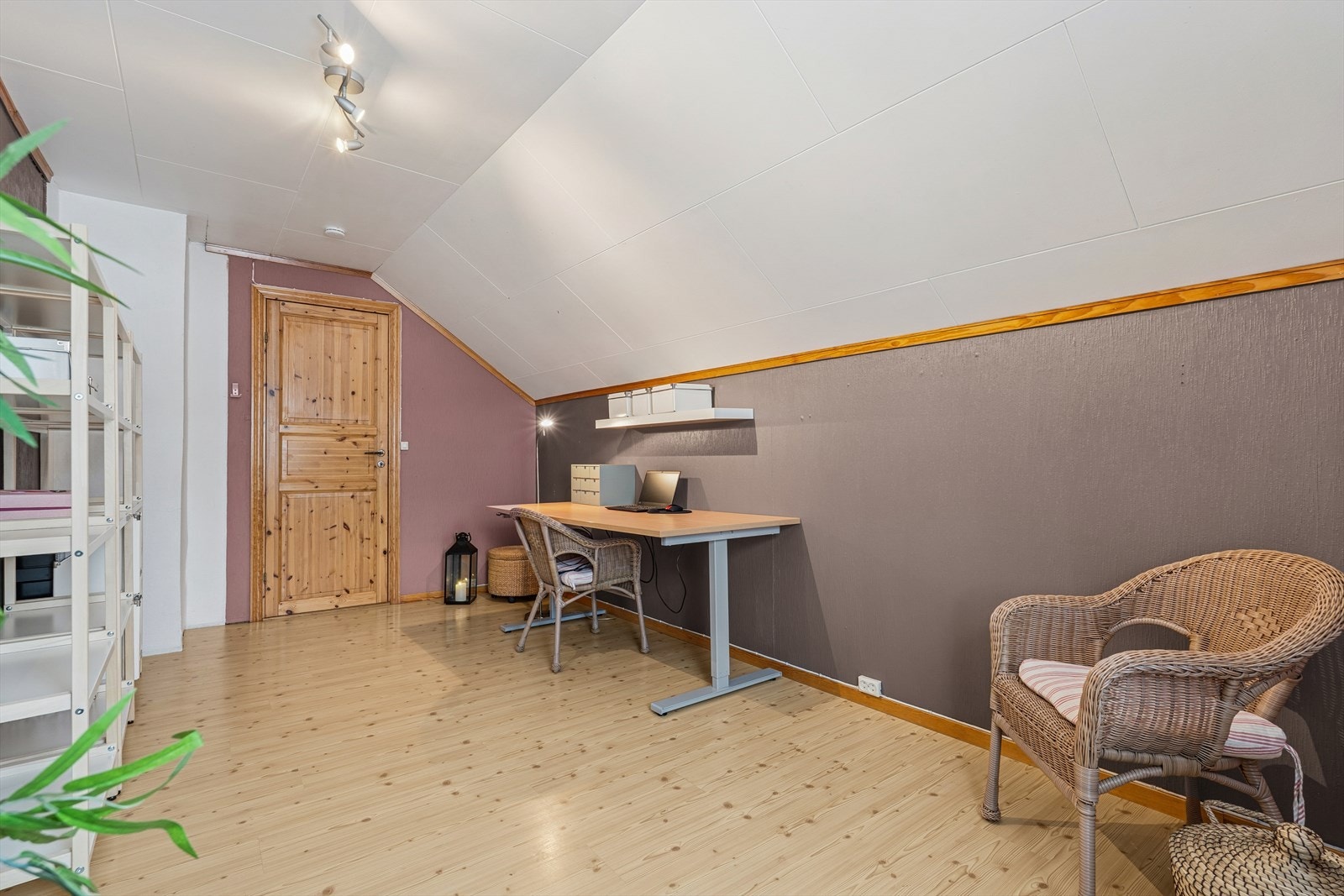 Det tredje soverommet gir fleksibilitet og kan benyttes som kontor eller gjesterom. Galleribilde