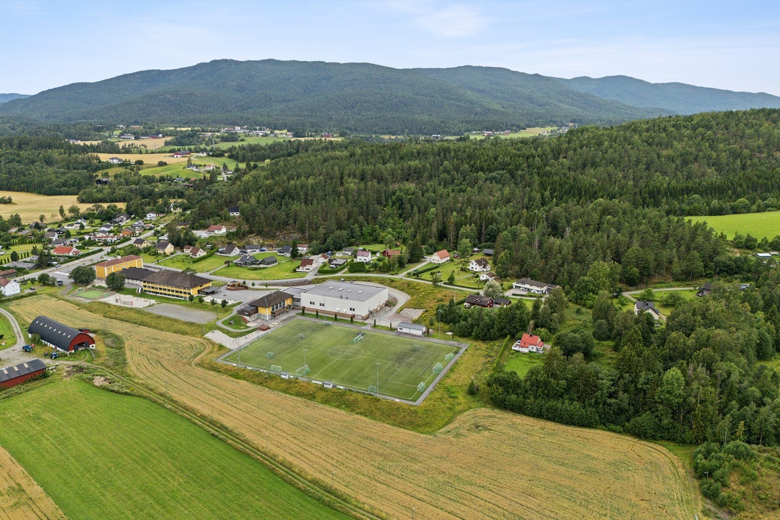 Området byr på rike turmuligheter i skog og mark, perfekt for rekreasjon året rundt. Galleribilde
