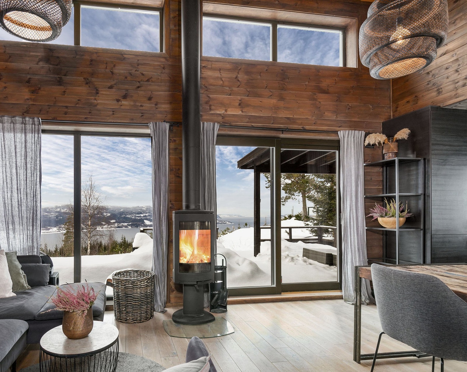 Hytta holder gjennomgående god kvalitet og byr på flere unike og praktiske løsninger. Galleribilde