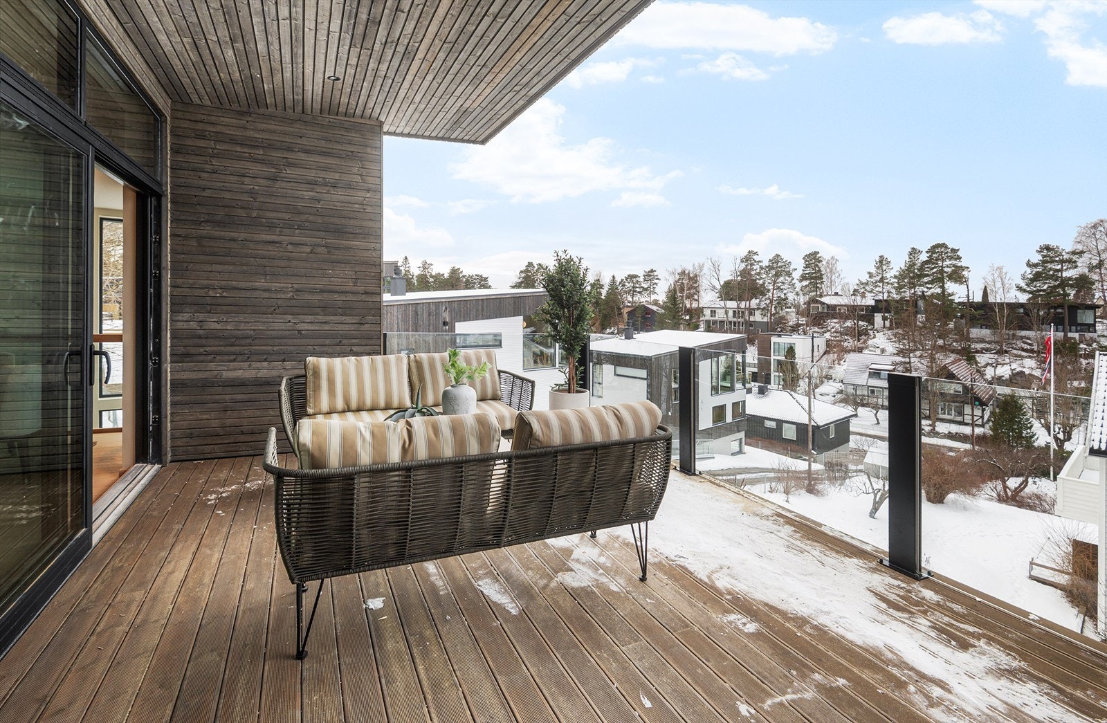 Balkongen er en privat og usjenert uteplass. Galleribilde