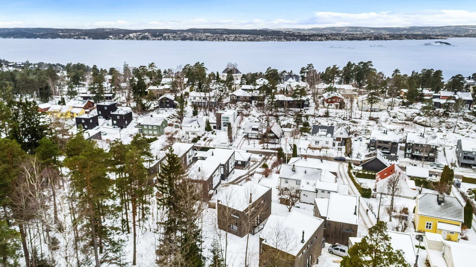 Herfra er det kort vei til flotte turområder og flere badeplasser langs Bunnefjorden. Galleribilde