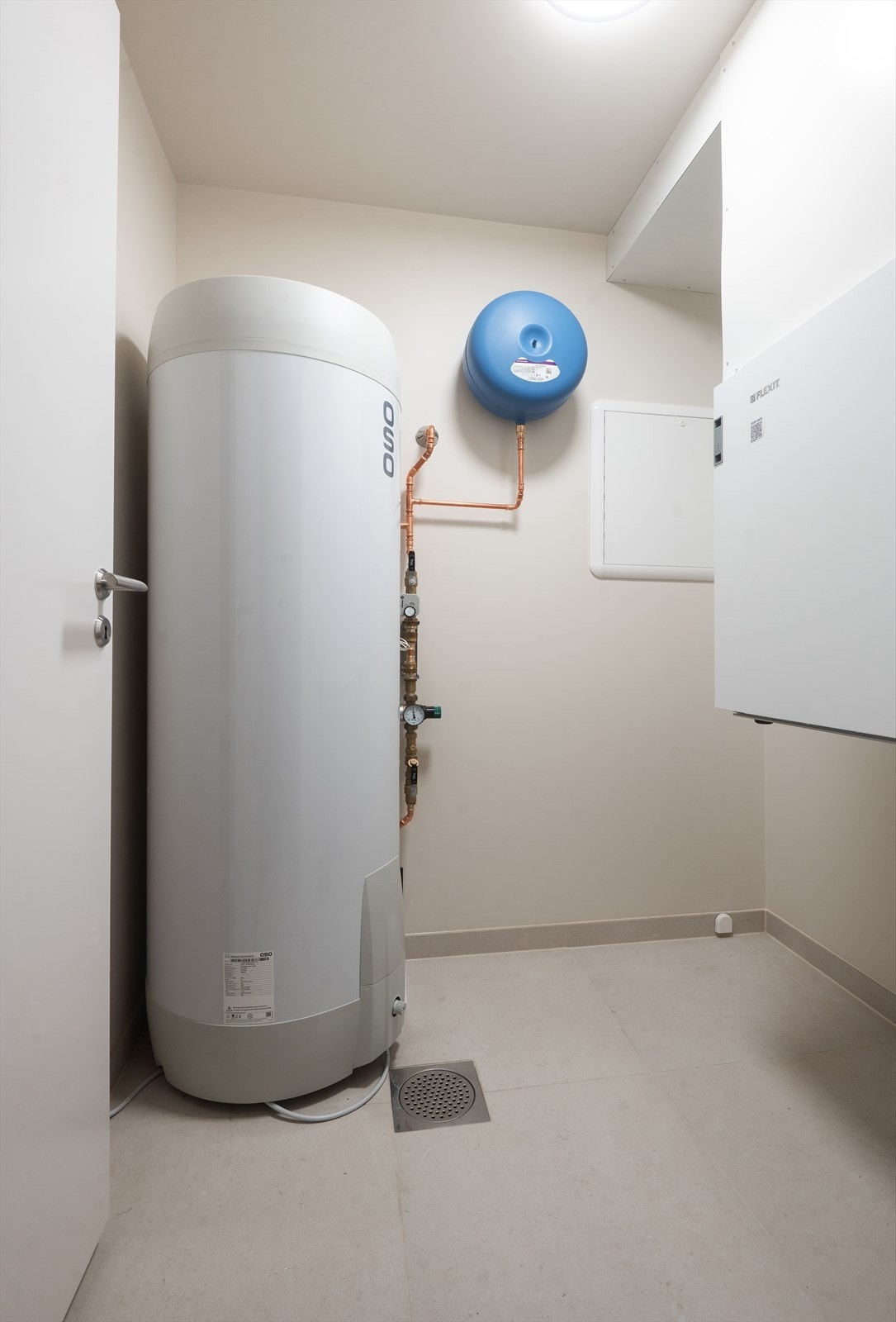 Boligens tekniske anlegg er samlet i et eget teknisk rom. Galleribilde