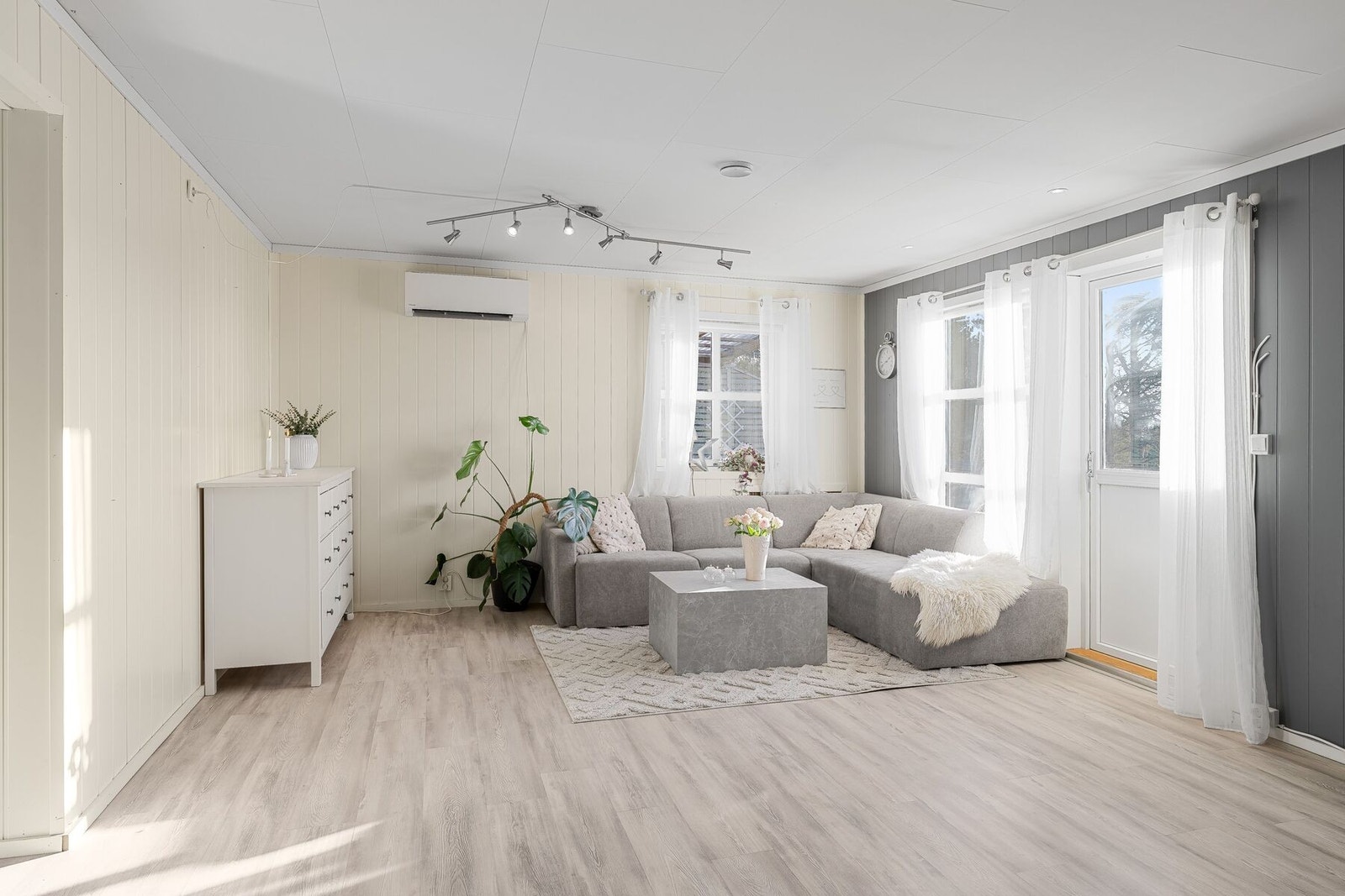 Lys og luftig stue på ca. 31 m² Galleribilde