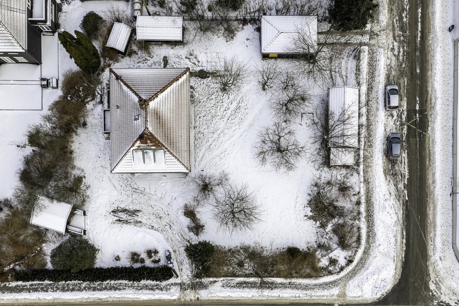 Eiendommen har en stor tomt med potensial for videre utvikling. Galleribilde