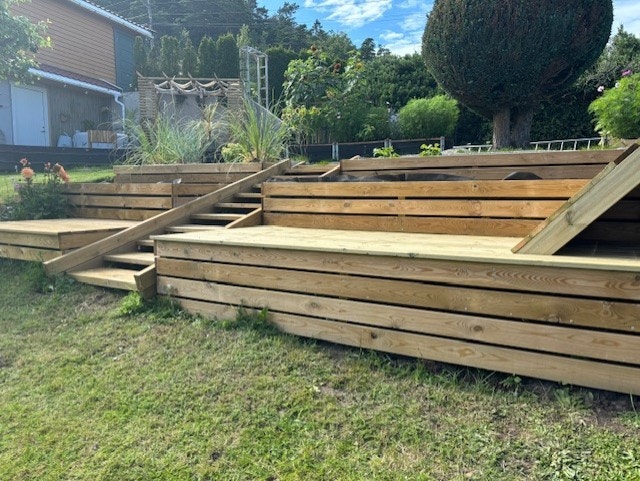 Terrasse og hage. Galleribilde