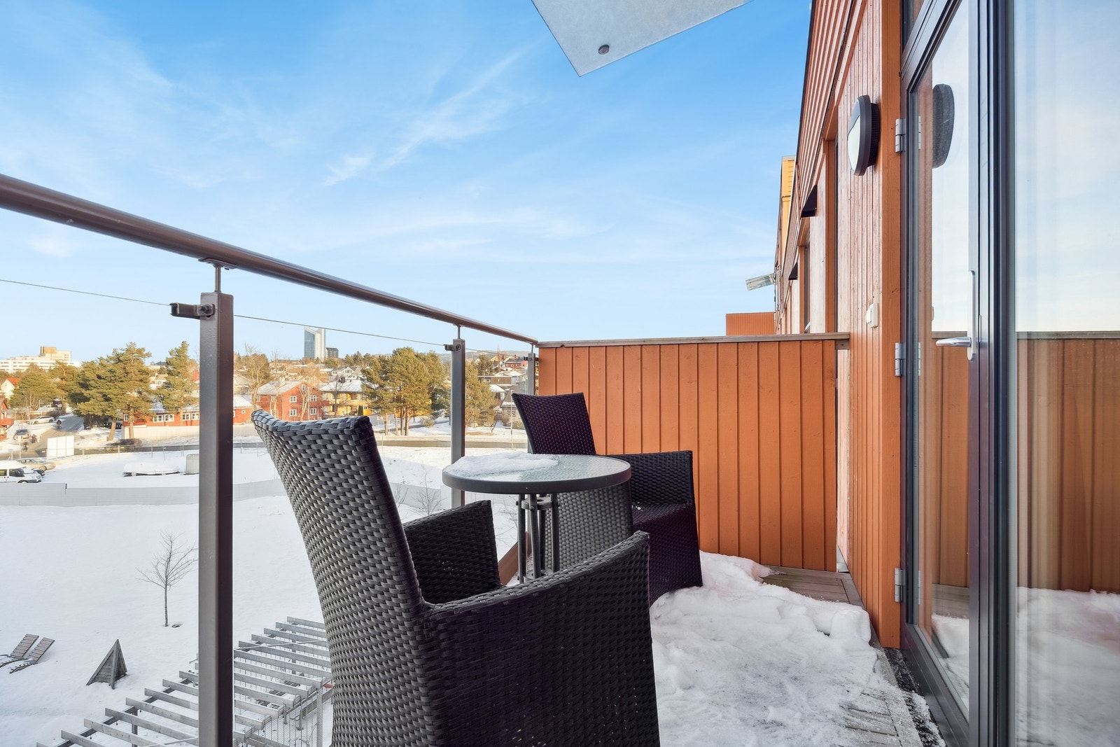 Balkong med utgang fra hovedsoverommet. Galleribilde