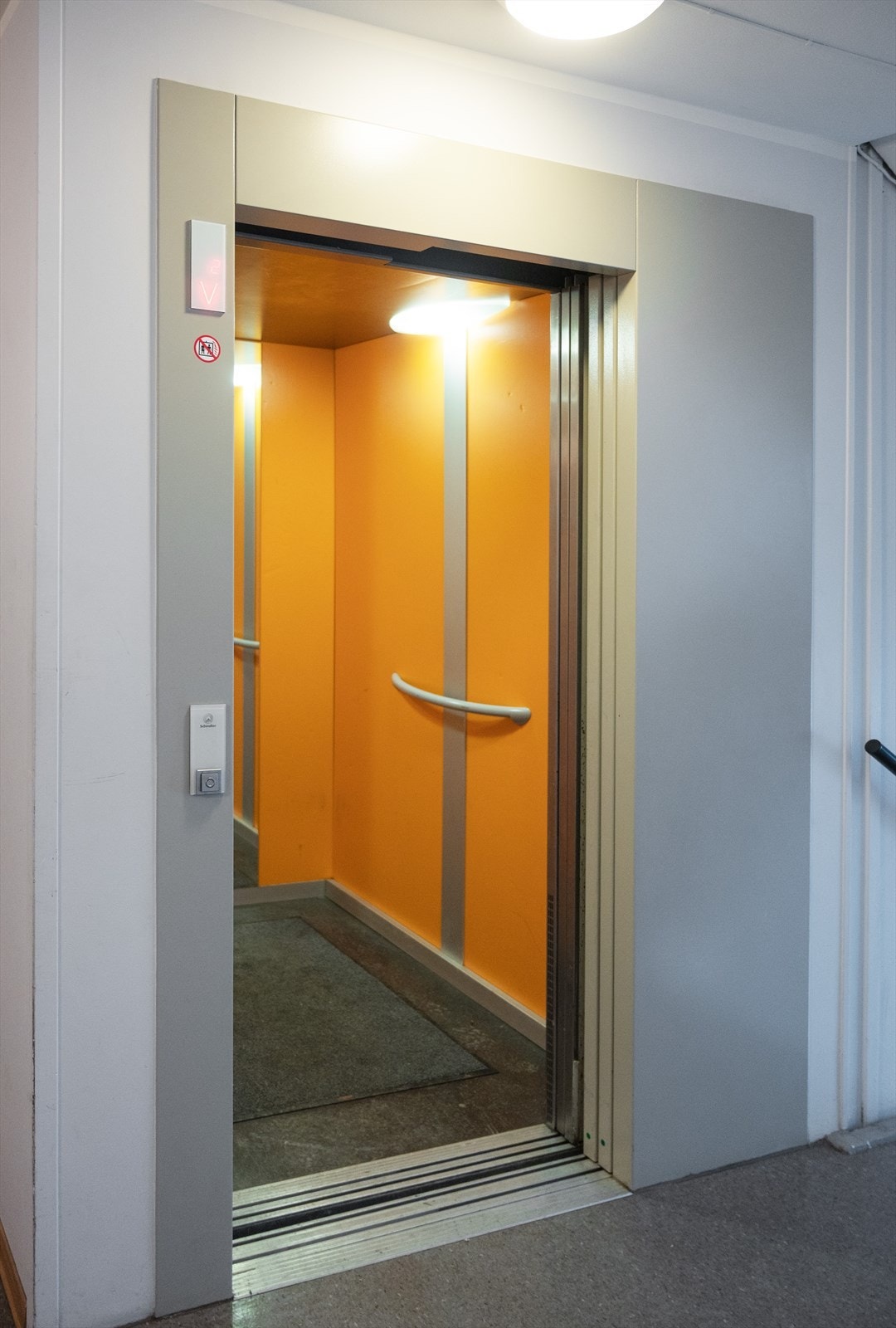 Bygget har heis som gir enkel adkomst til leiligheten i 2. etasje. Galleribilde