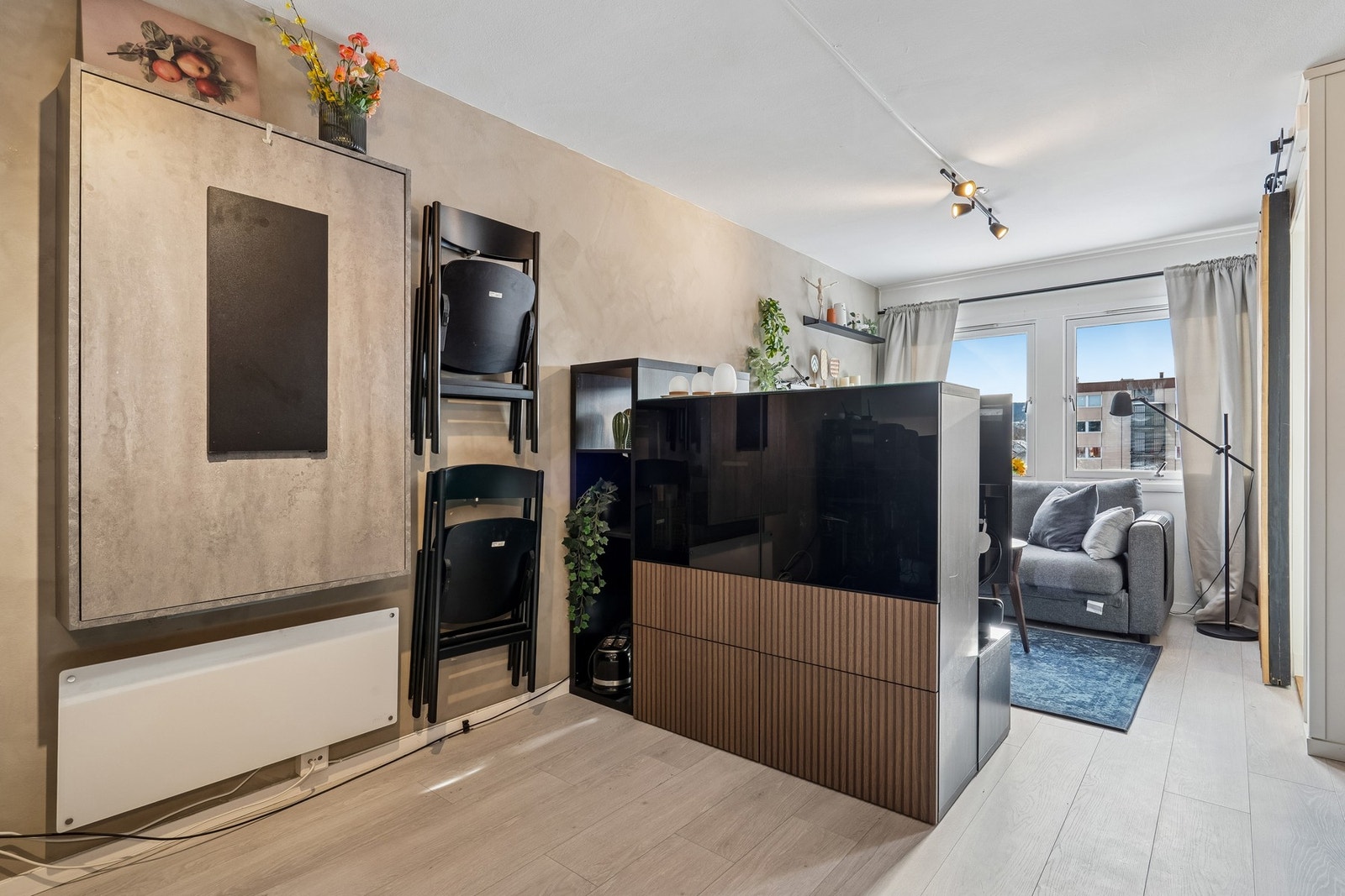 Innvendige overflater ble oppgradert i 2020 og fremstår moderne og velholdte. Galleribilde