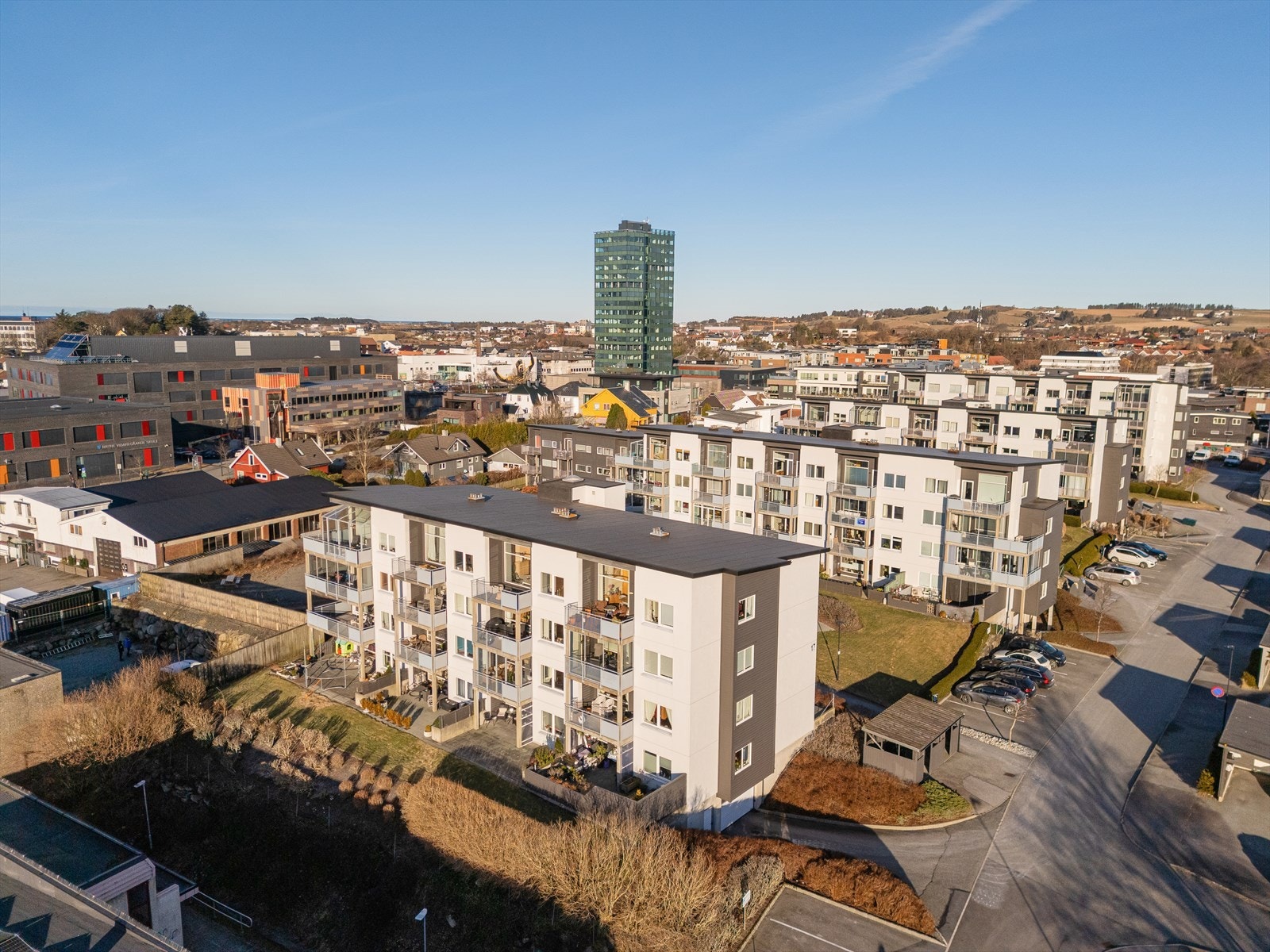 Velkommen til Mauritz Kartevoldsveg 17, leil. H0202! Leiligheten presenteres av Kristine Ree Espedal i EiendomsMegler 1 Jærmegleren. Foto: Asle Haukland Galleribilde