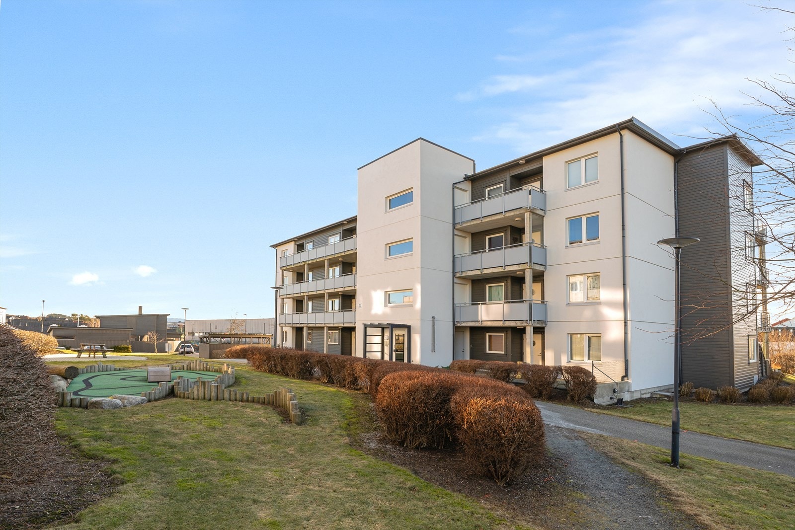 Samlet sett fremstår leiligheten med sin sentrale beliggenhet som perfekt for personer som ønsker nærhet til alt en trenger. Galleribilde