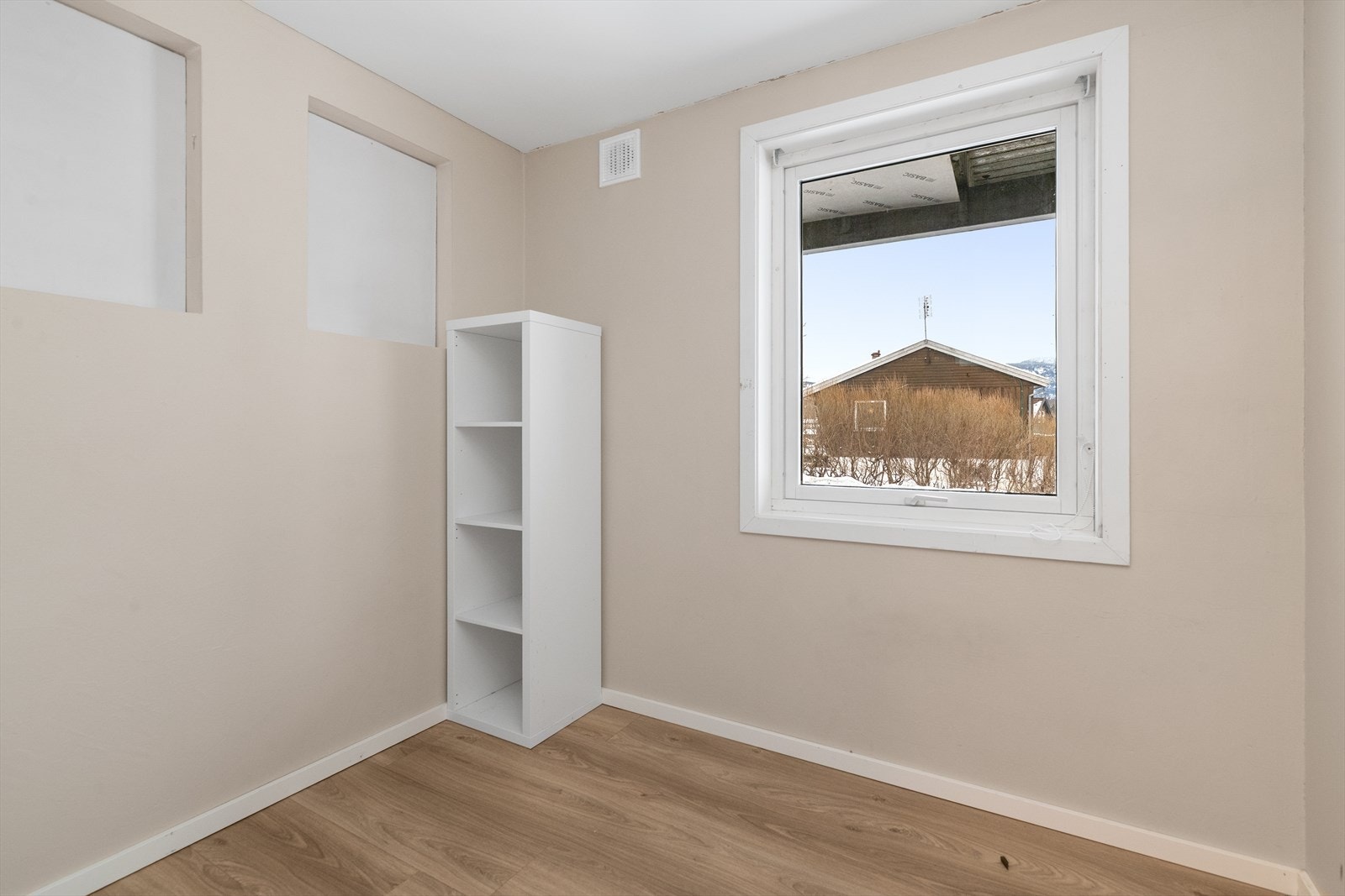 Lyst og fint soverom. Galleribilde