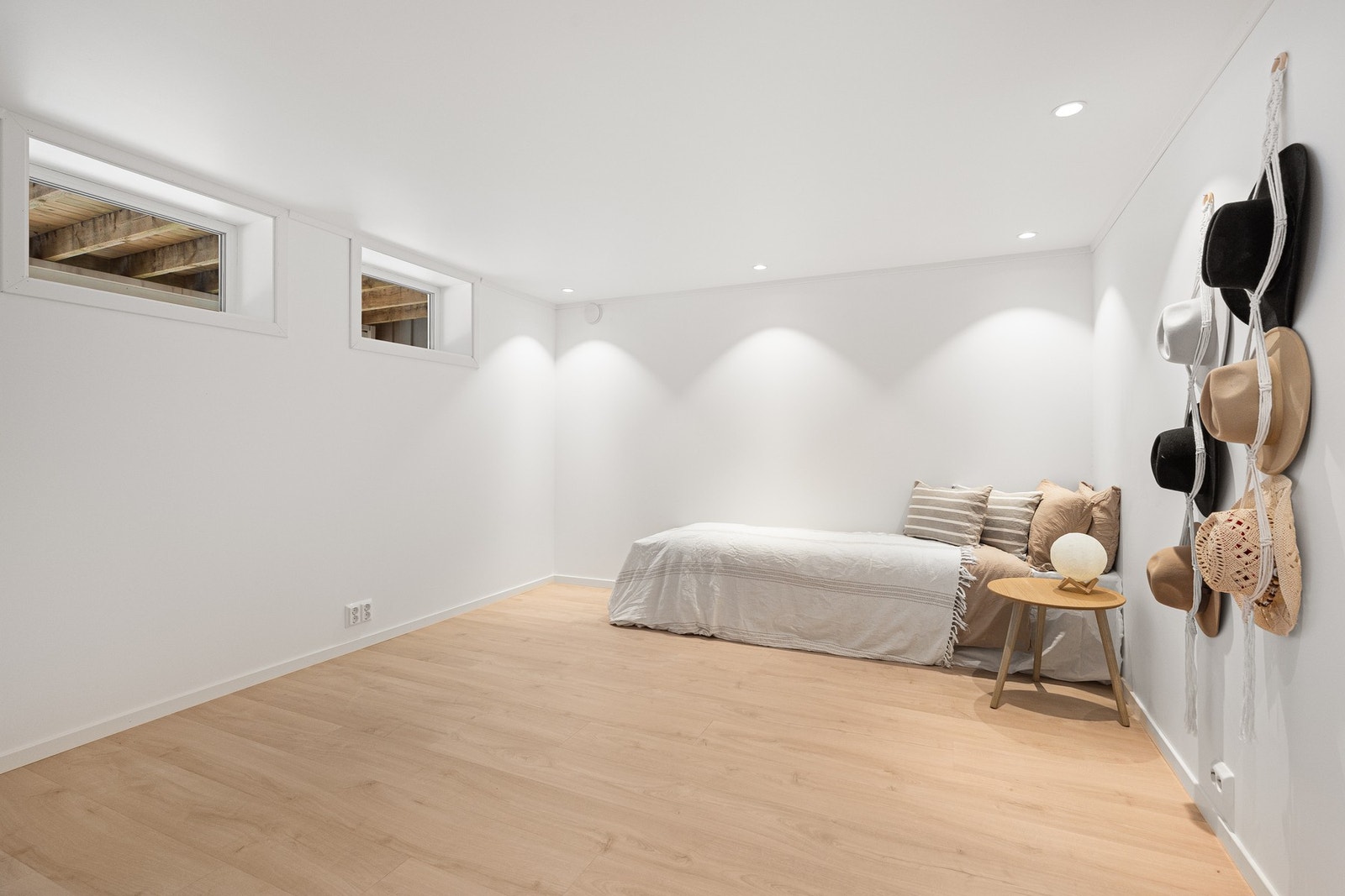 ...flott og romslig kjellerstue! | Ypperlig for både store og små - Galleribilde