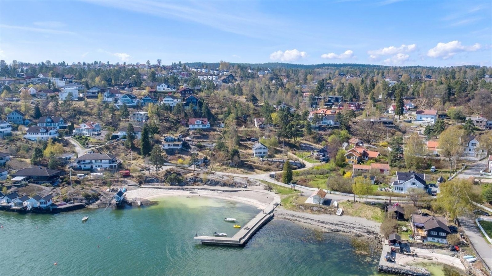 Velkommen til Nesodden. Hellvikstrand. en av Nesoddens mange fine badeplasser. Galleribilde