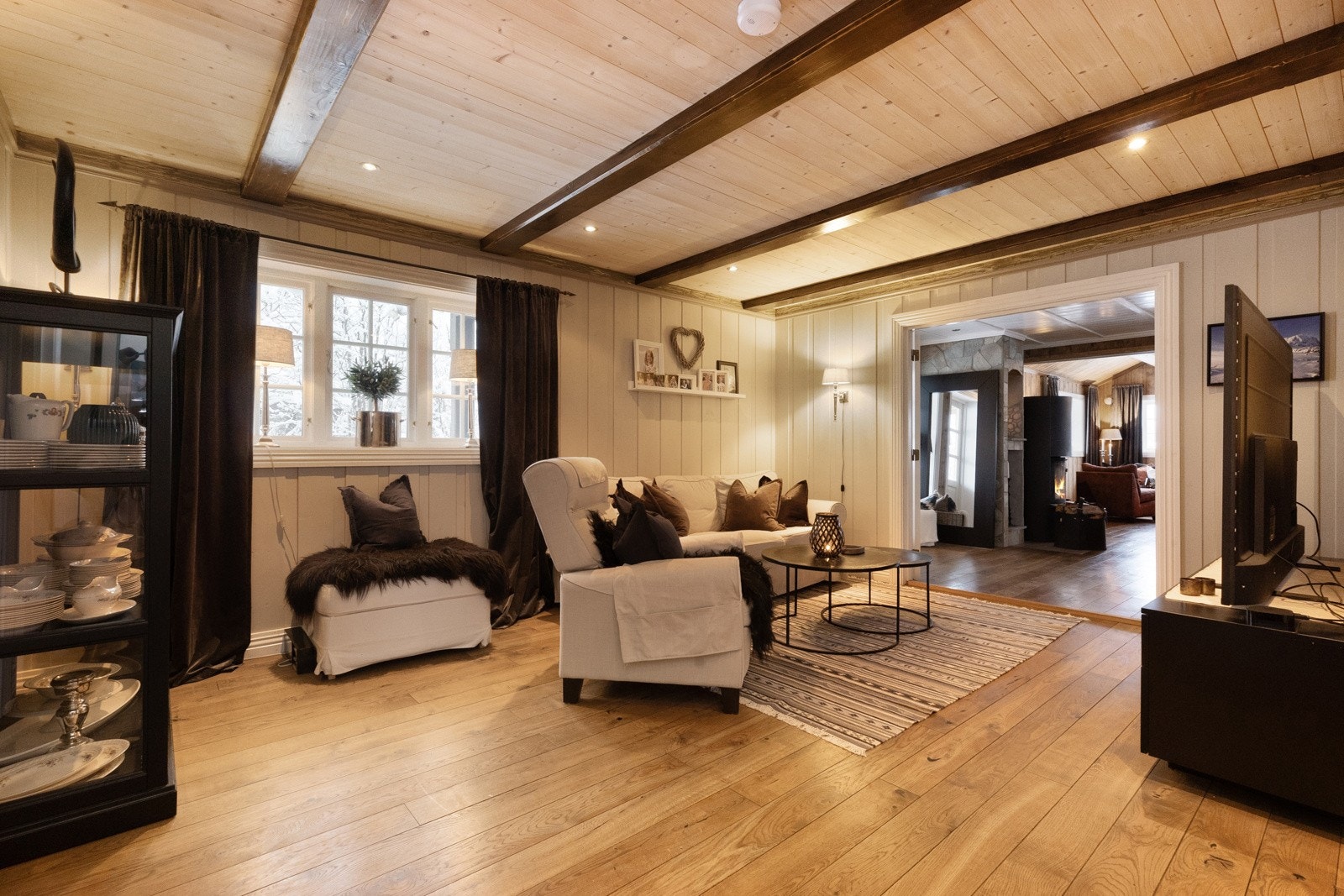 Lys og hyggelig tv-stue Galleribilde