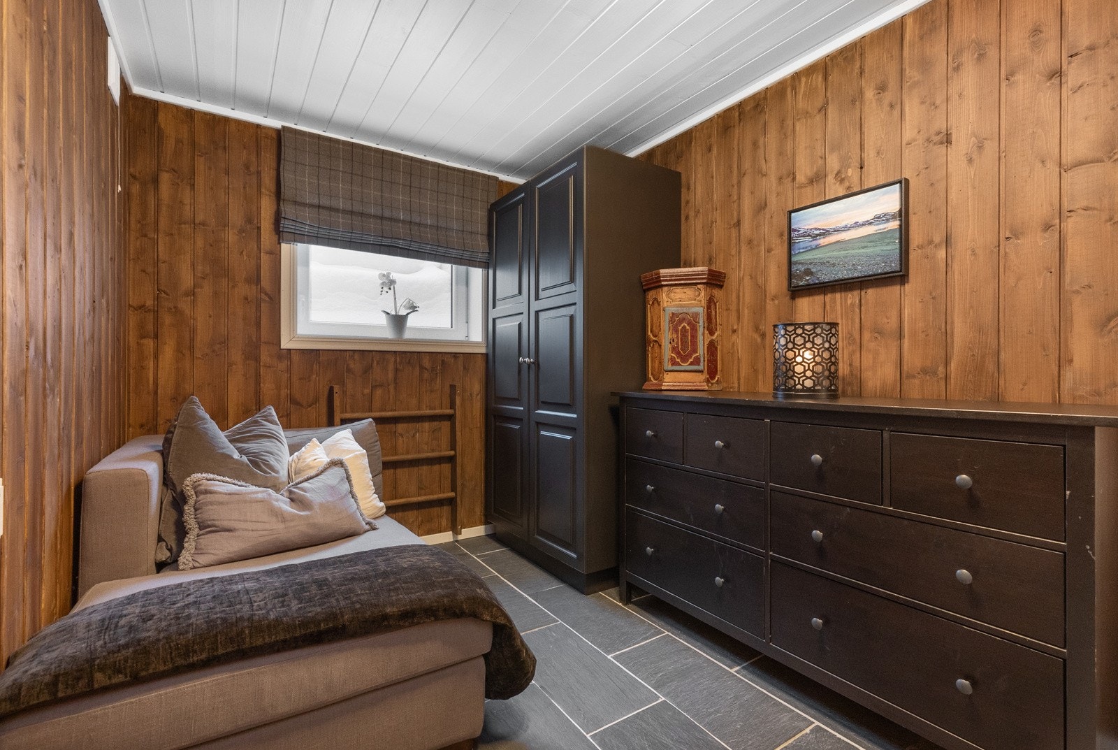 Soverom/gjesterom nede Galleribilde