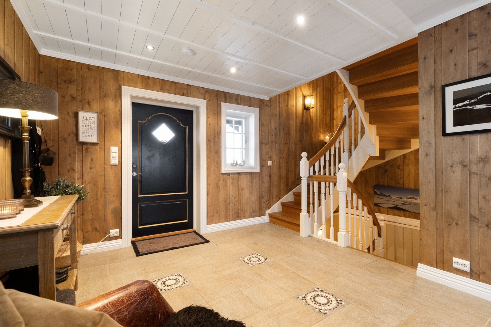 God plass til entrémøbler Galleribilde