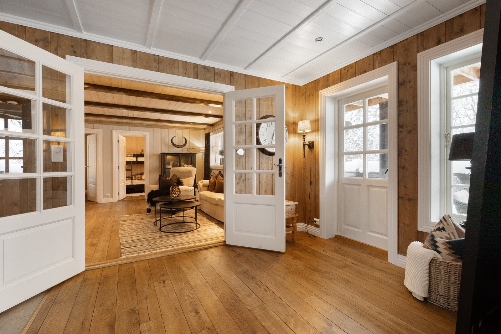 Adkomt ut til terrasse fra mellomgang Galleribilde