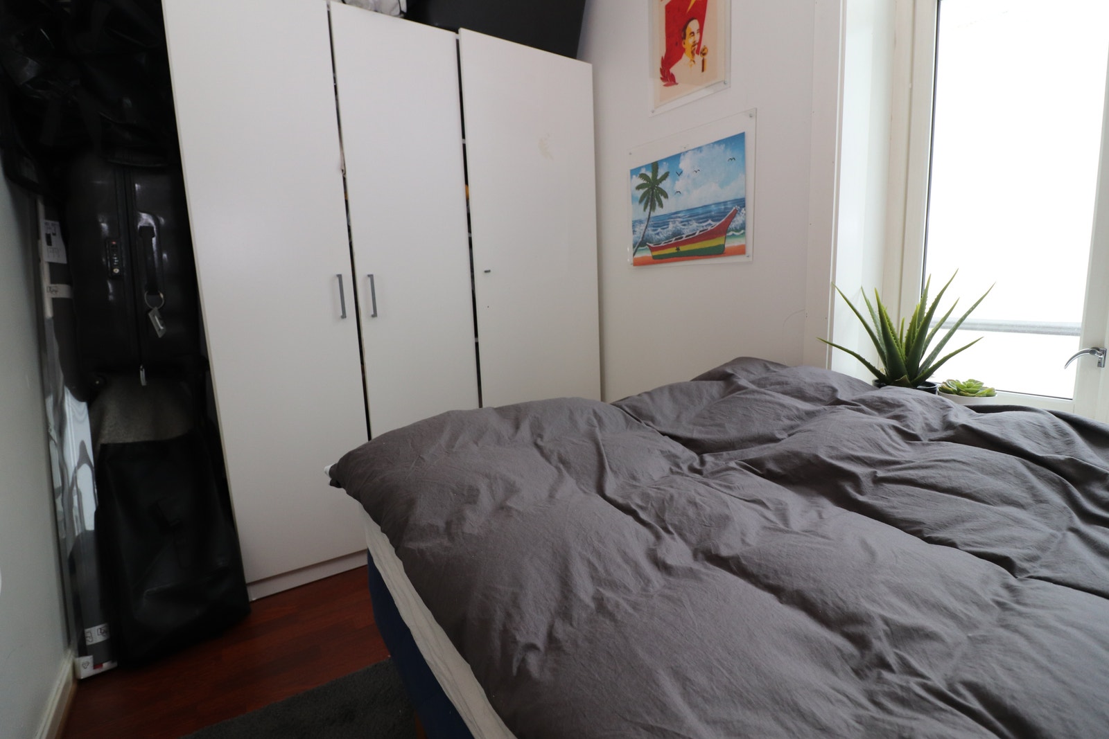 Sov 1. Begge soverom har garderobeskap Galleribilde