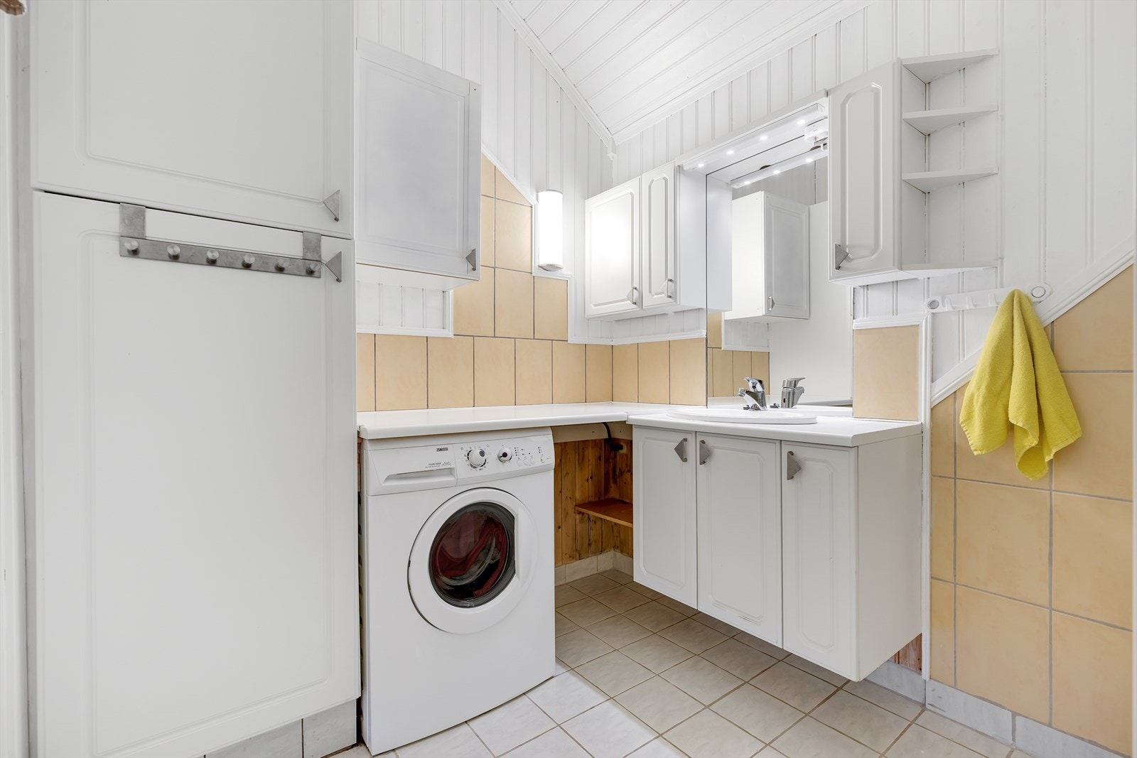 Det er for øvrig ingen fukt, målt av takstmann. Galleribilde