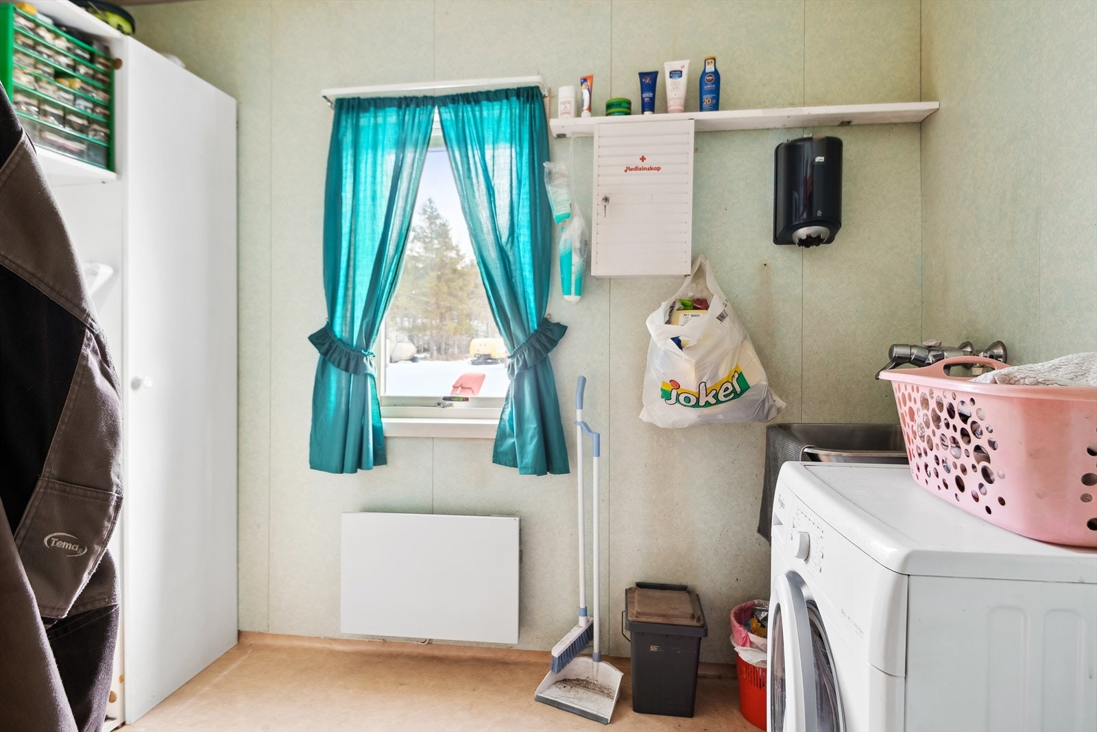 Vaskerom Galleribilde