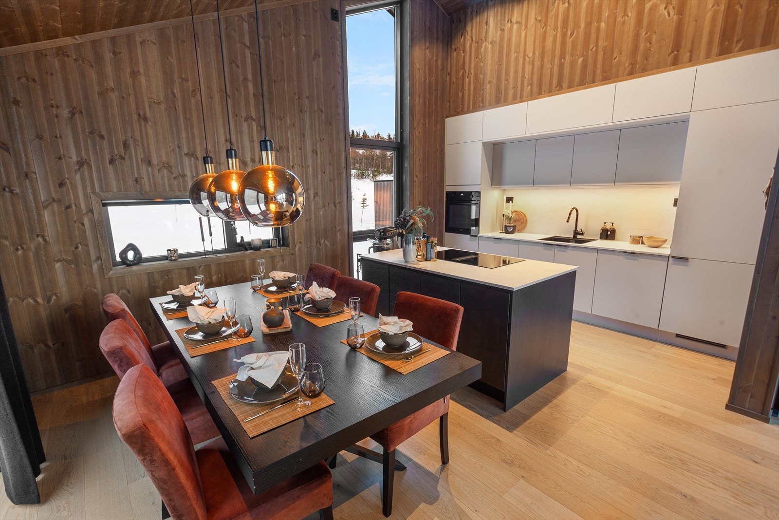 Kjøkkeninnredning er fra Fossline fra Macro Design. Galleribilde