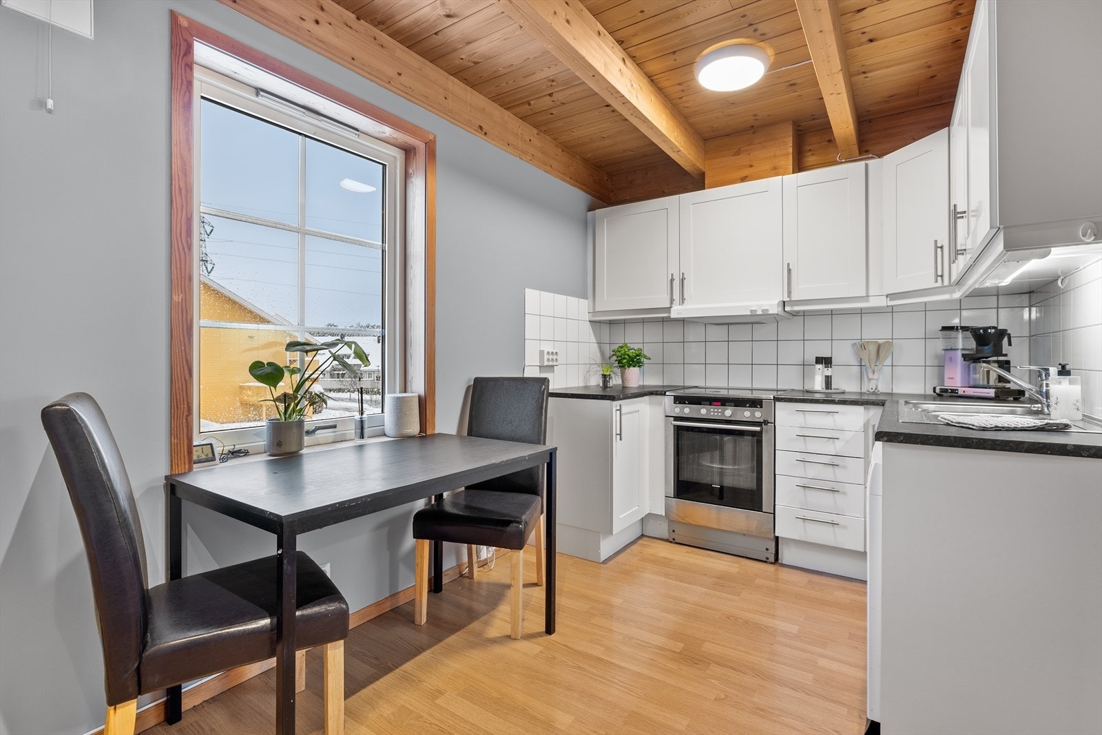 Velkommen til Døsserødveien 40B, presentert av Aktiv Eiendomsmegling v/kaia Hostvedt Dahle. Foto: Paul Thurmer. Galleribilde