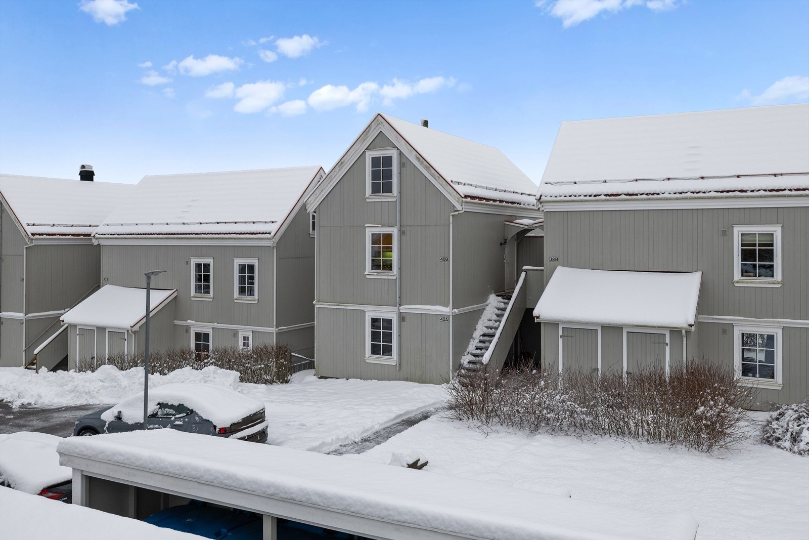 Boligen går over to plan; 2,etg og loftsetasjen. Galleribilde