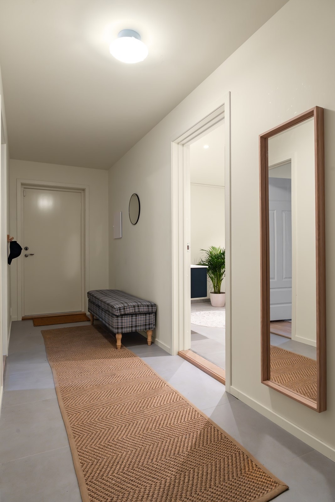 Underetasjen har egen inngang Galleribilde