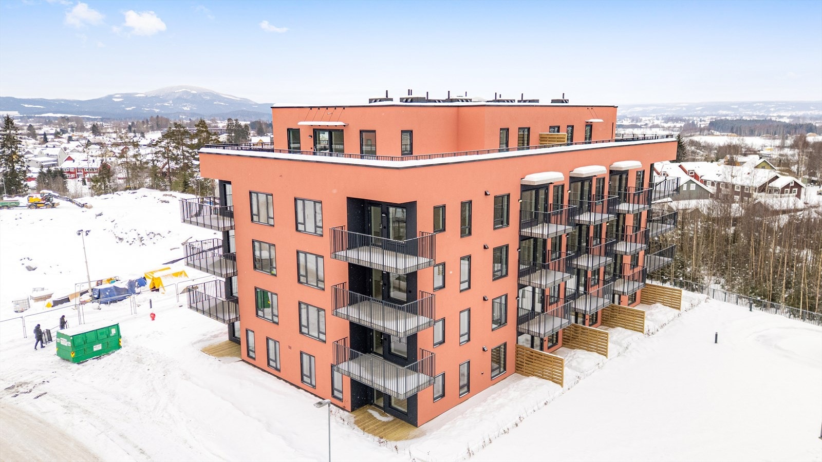 Med Eidsvoll Verk stasjon under ti minutters gange unna, er pendlermulighetene meget gode. Galleribilde