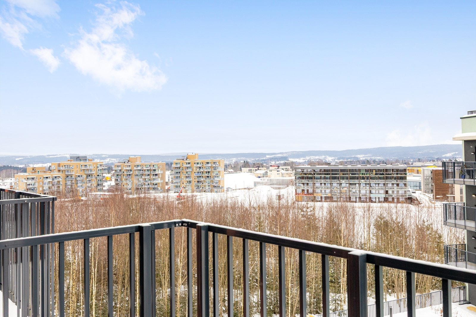 Området byr på svært gode turmuligheter med umiddelbar nærhet til skog og mark. Galleribilde