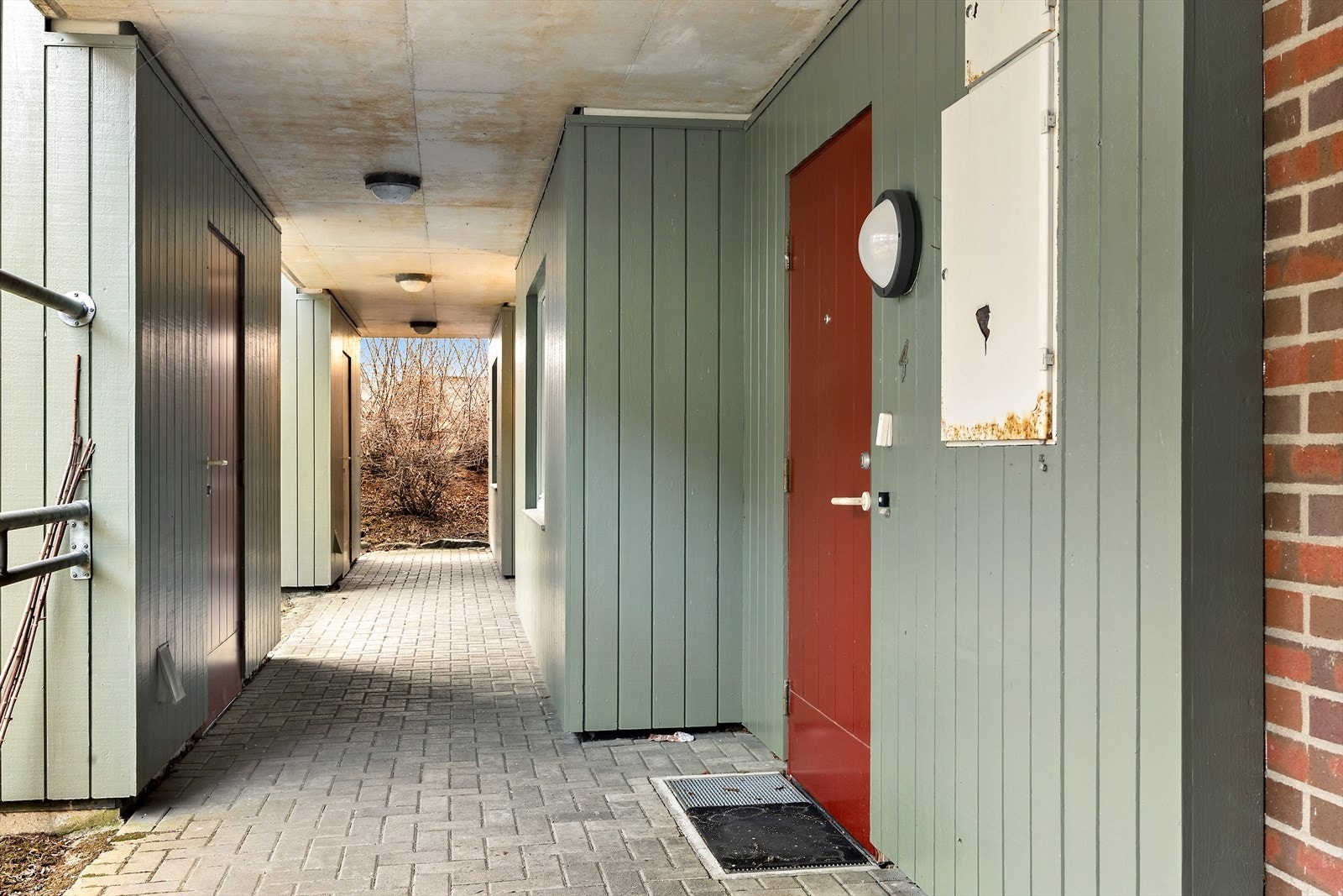 Fint opparbeidet og ryddig inngangsparti. Galleribilde