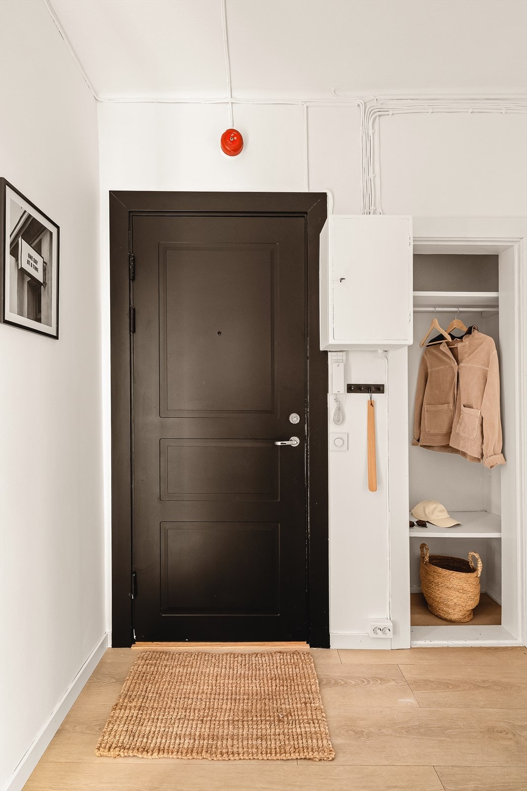 Elektrisk dørtelefon gjør det enkelt å slippe venner og familie inn. Galleribilde