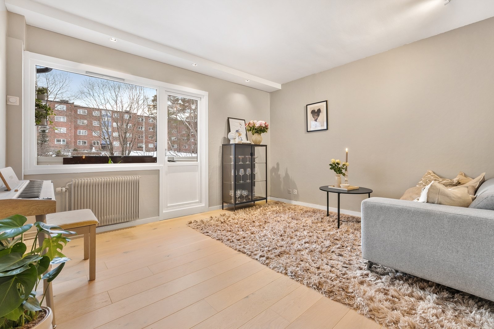 Velkommen til Utmarkveien 11! Presenteres av Emilie Gjermstad v/ Eiendomsmegler 1. Foto: Marius Captare Galleribilde