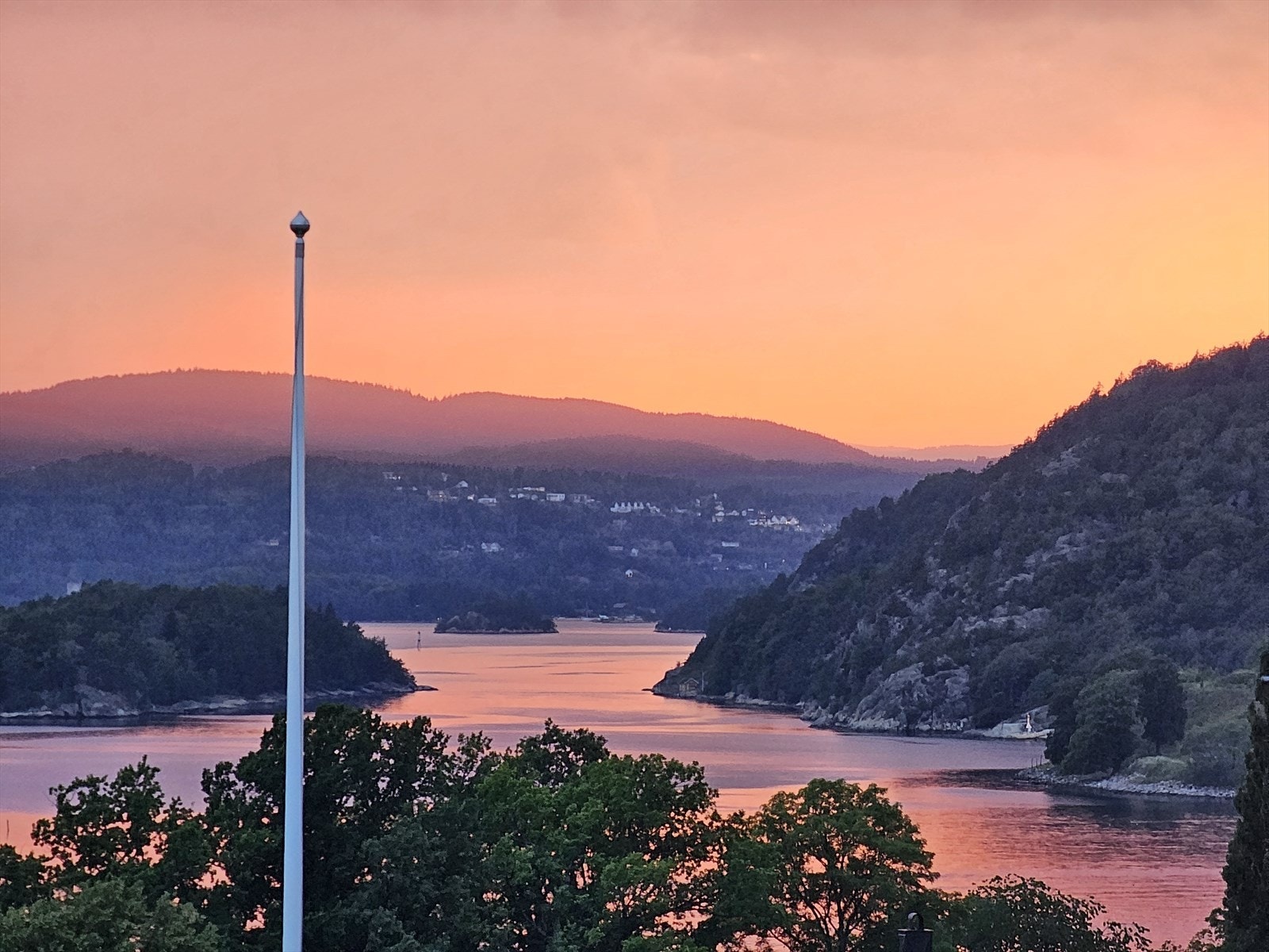 Selgers private bilder- rød kveld over hurum Galleribilde